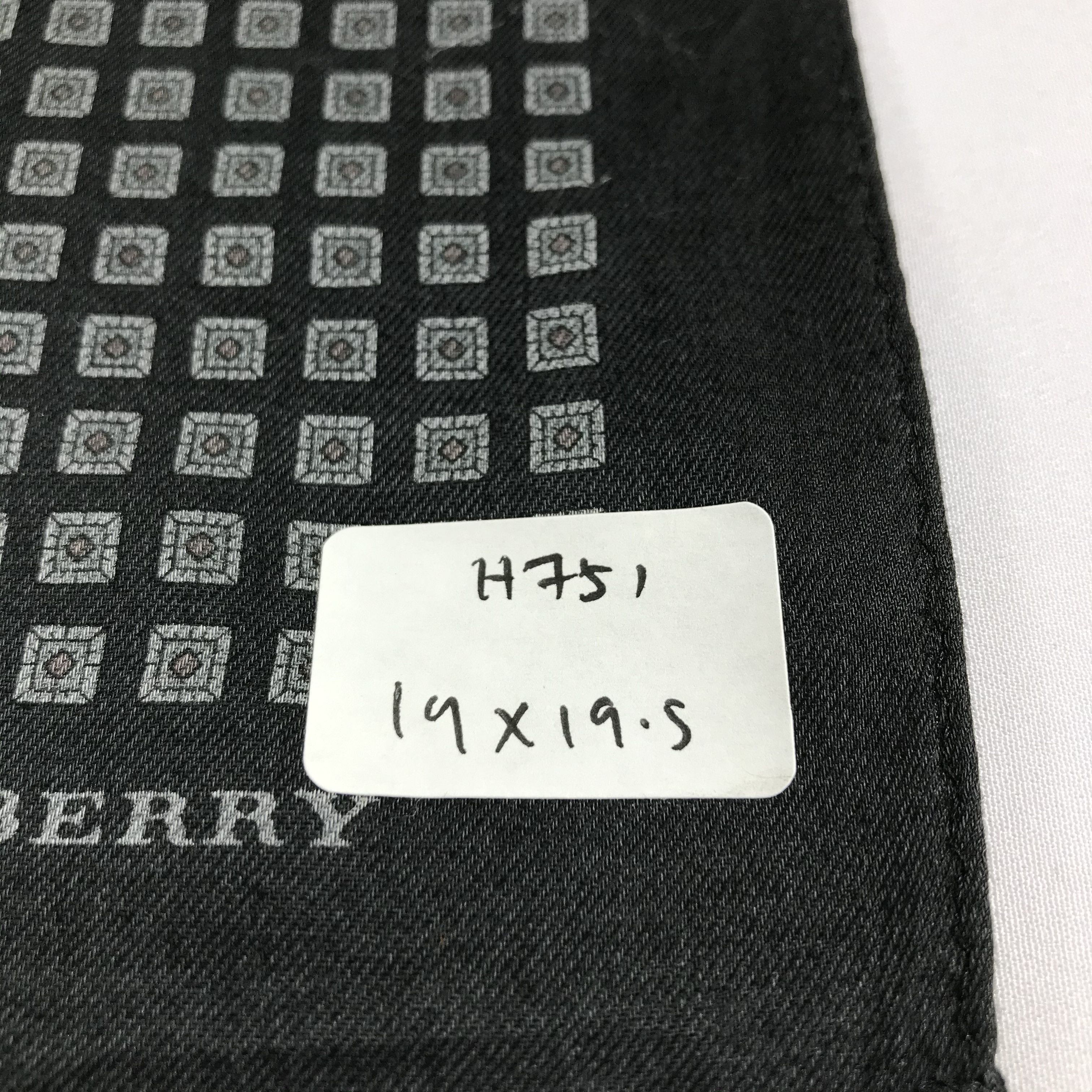 Burberry Burberry Handkerchief Neckerchief Bandana H751 Size ONE SIZE - 5 Thumbnail