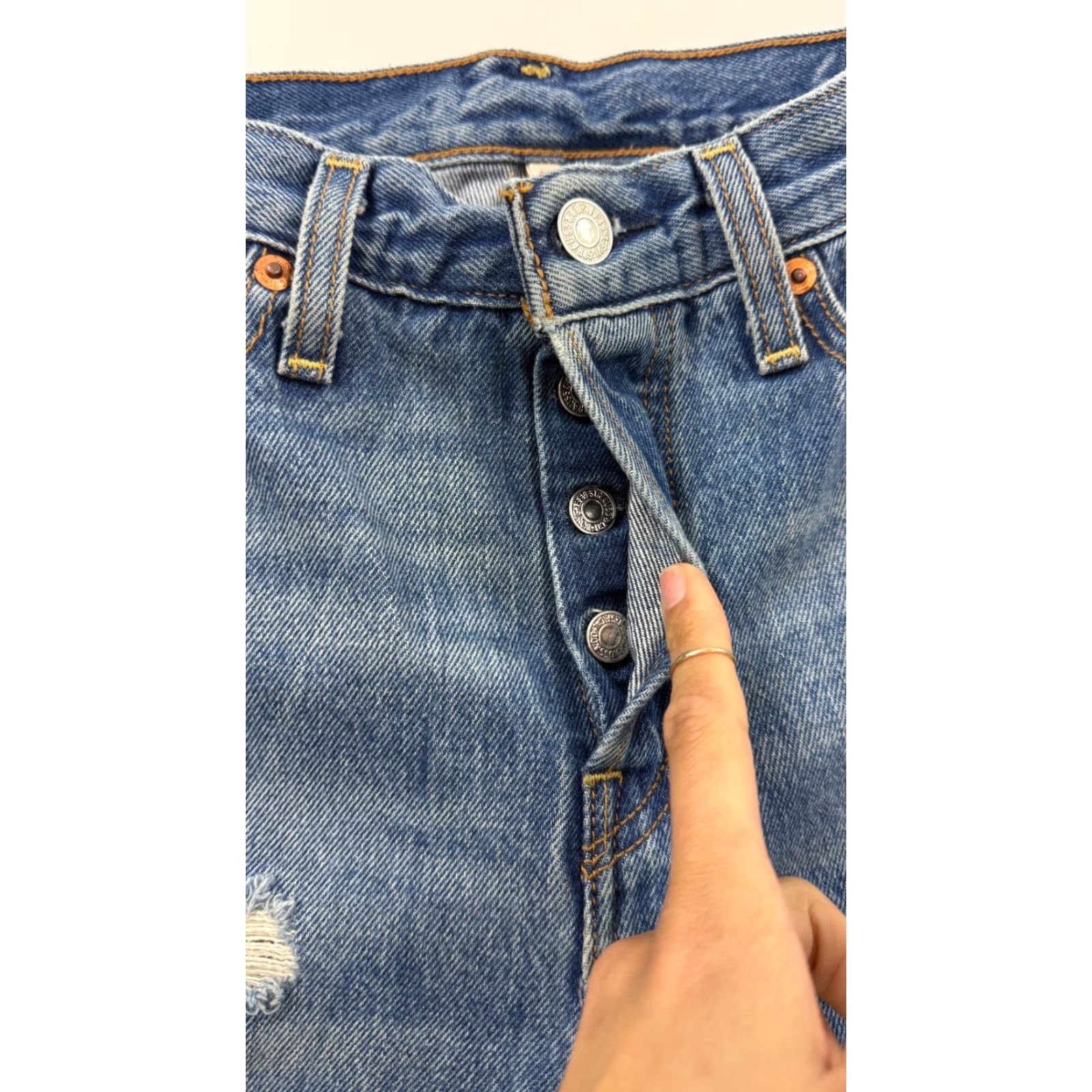 Levi's Levi’s Jeans Women 28 Blue Denim Straight Leg Button Fly Distressed 5-Pocket Regular Fit Cotton Jeans Size 28" / US 6 / IT 42 - 4 Thumbnail