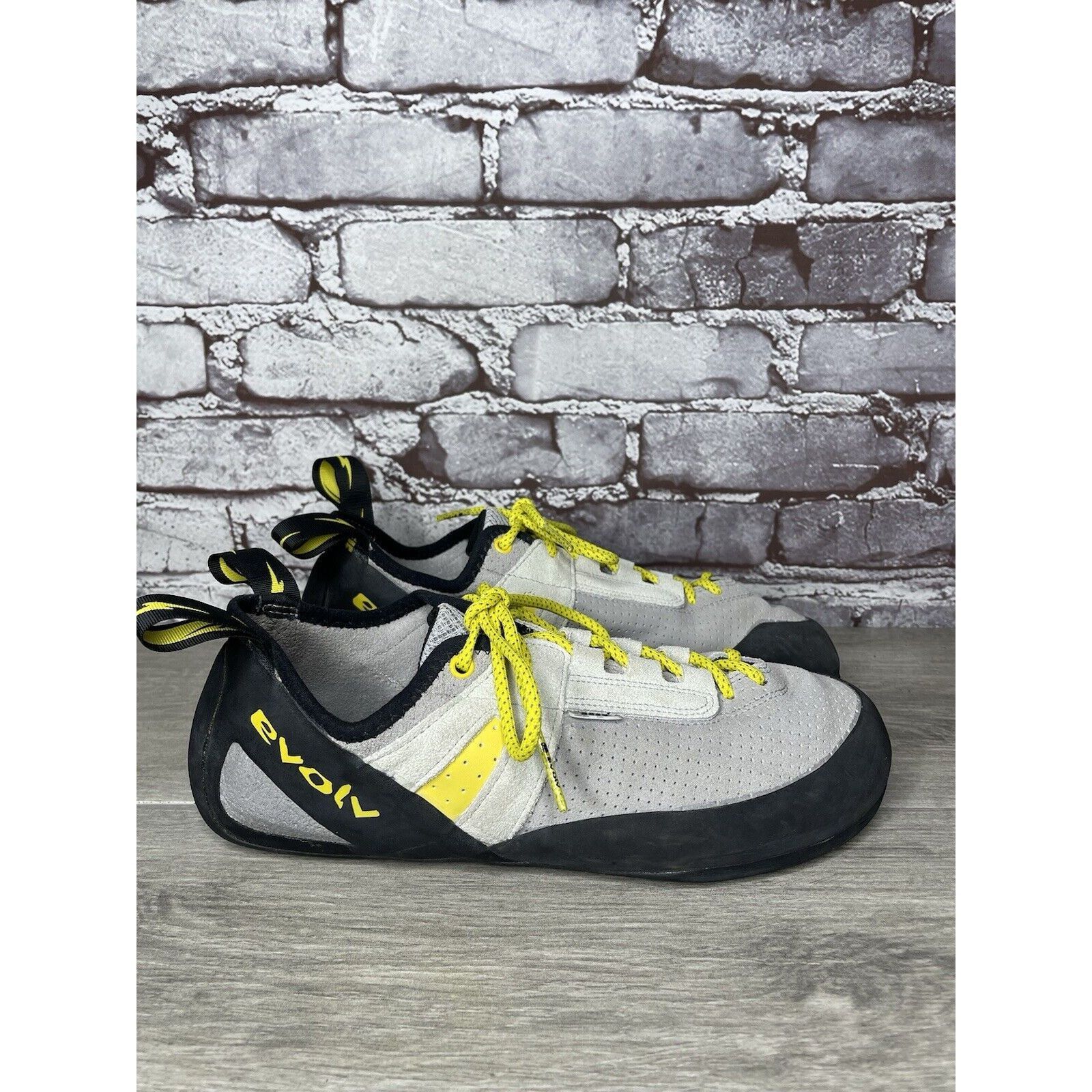 Other Evolv Defy Gray & Yellow Lace Up Climbing Shoes Fog Men Sz 1 Size US 12 / EU 45 - 14 Thumbnail