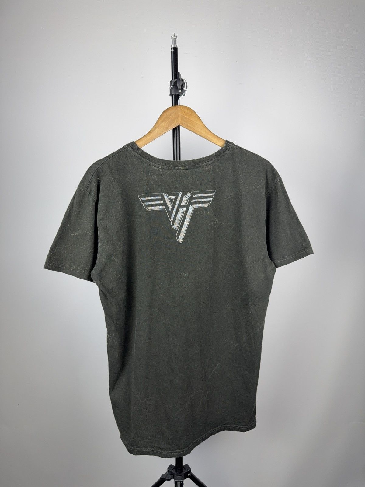 Vintage Vintage retro faded Style 2021 Van Halen Tee shirt Size US L / EU 52-54 / 3 - 7 Thumbnail