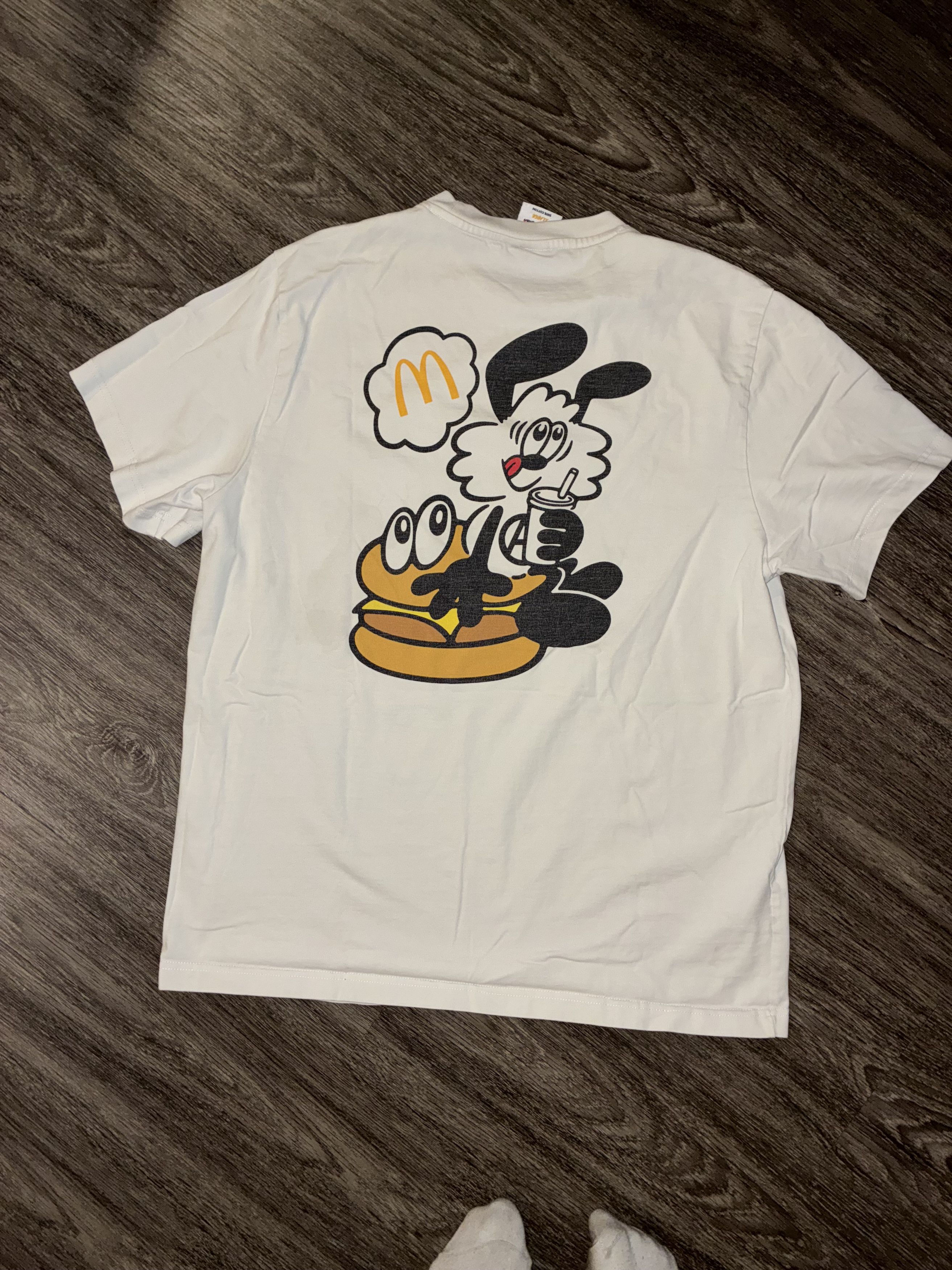 【希少】新品未使用VERDY × McDonald’s Tシャツ ad2936830a1492d7e517fccf7316ee
