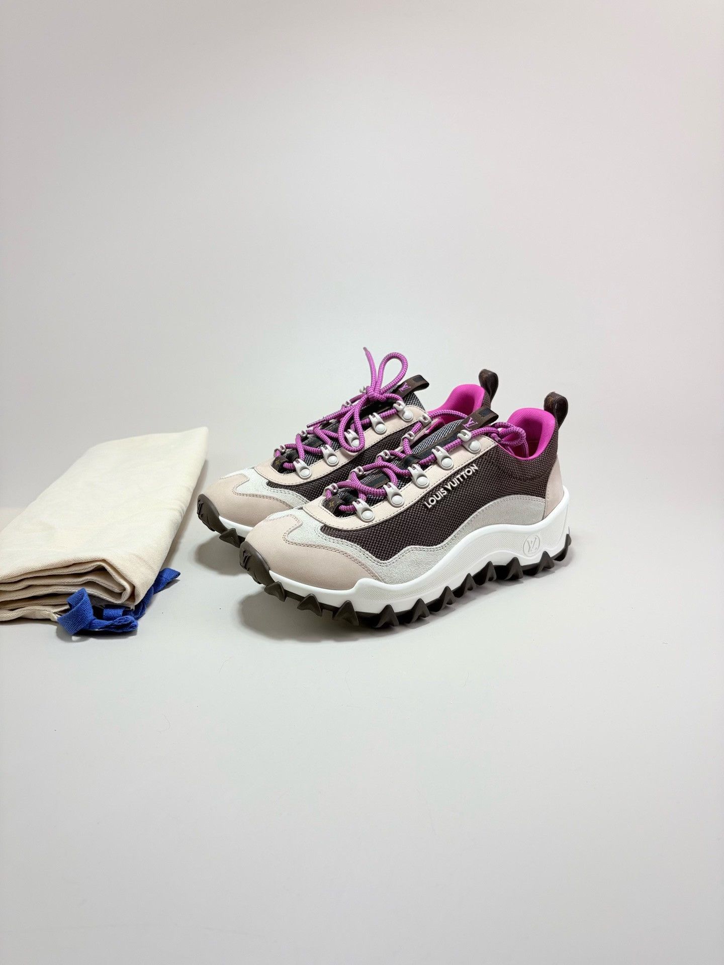 Louis Vuitton LOUIS VUITTON ROSSYRUSH XPLORER Sneakers Size US 7 / IT 37 - 1 Thumbnail