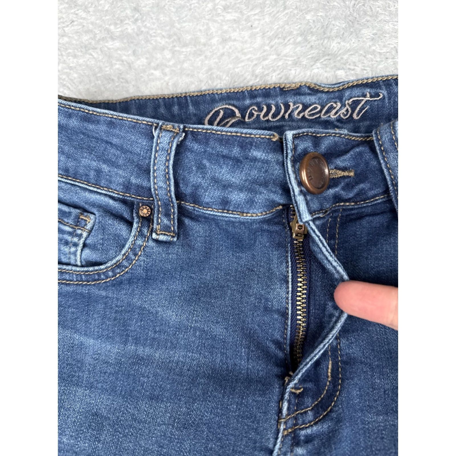 Denime DownEast Jeans Womens Capri 8 Blue Distressed Mid Rise Zip Fly Denim Stretch 5-Pocket City Size 30" / US 8 / IT 44 - 5 Thumbnail