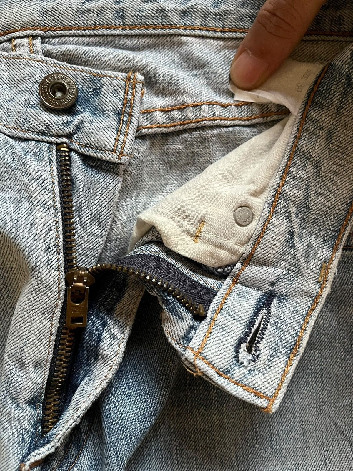 Levi's × Levi's Vintage Clothing Vintage 90s Levis 502 Light Wash Distressed Loose Jeans Size US 29 - 9 Thumbnail