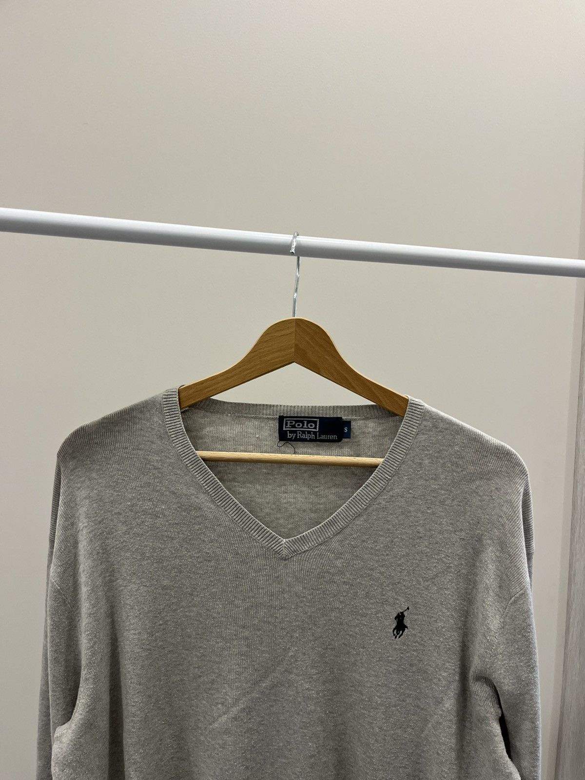 Vintage Vintage Polo Ralph Lauren V-Neck Sweater 90s Gray Size S Size US S / EU 44-46 / 1 - 2 Thumbnail