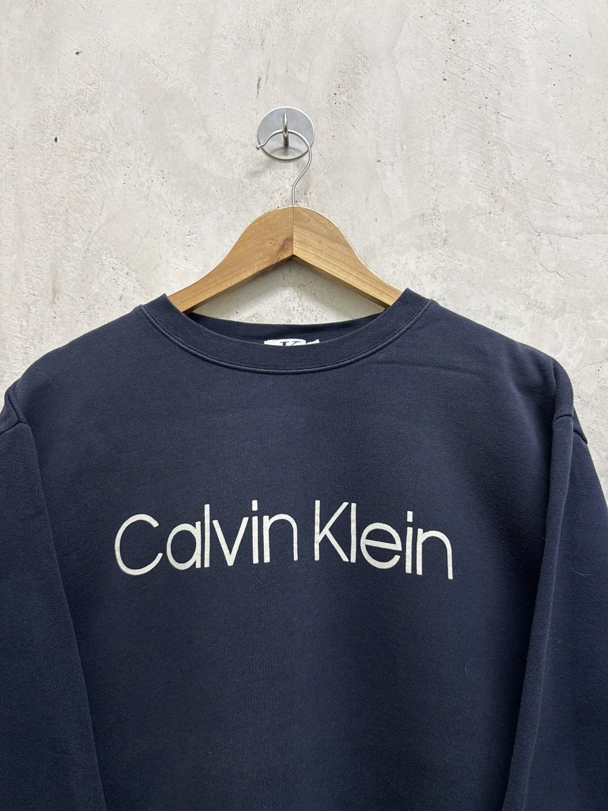 Calvin Klein Vintage Calvin Klein Spell Out Sweatshirt Size US M / EU 48-50 / 2 - 2 Thumbnail