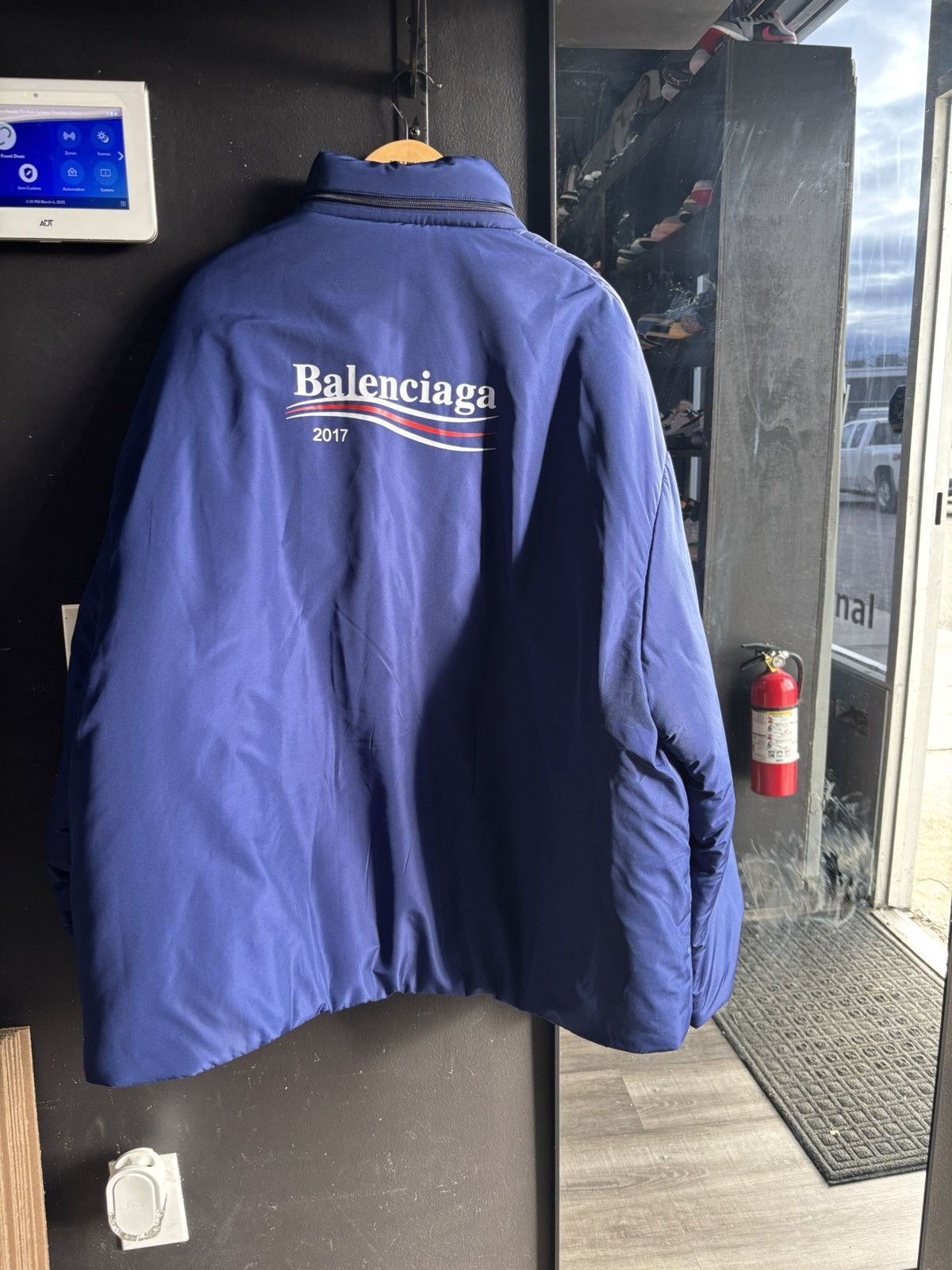 Balenciaga Balenciaga Political Campaign Windbreaker Puffer Jacket Size US XL / EU 56 / 4 - 4 Thumbnail