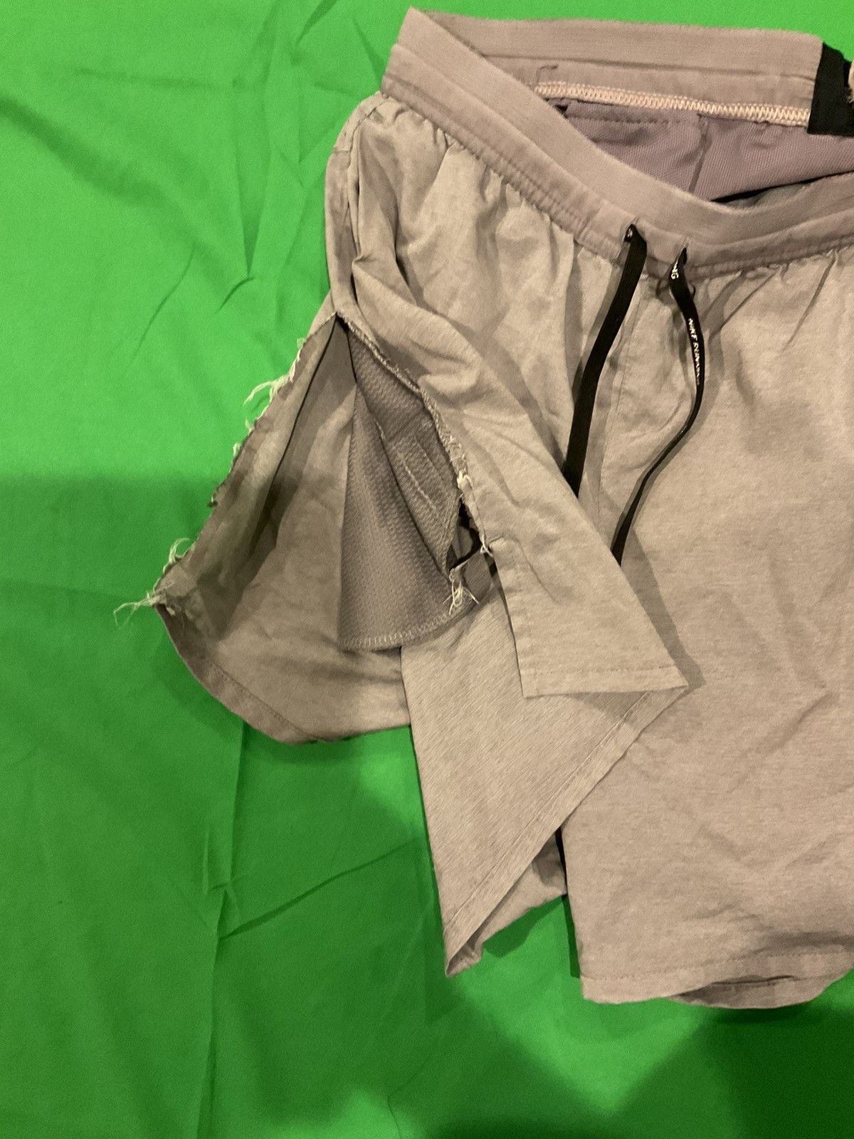 Nike × Vintage Vintage Nike grey and black shorts #nike #shorts Size US 28 / EU 44 - 2 Thumbnail