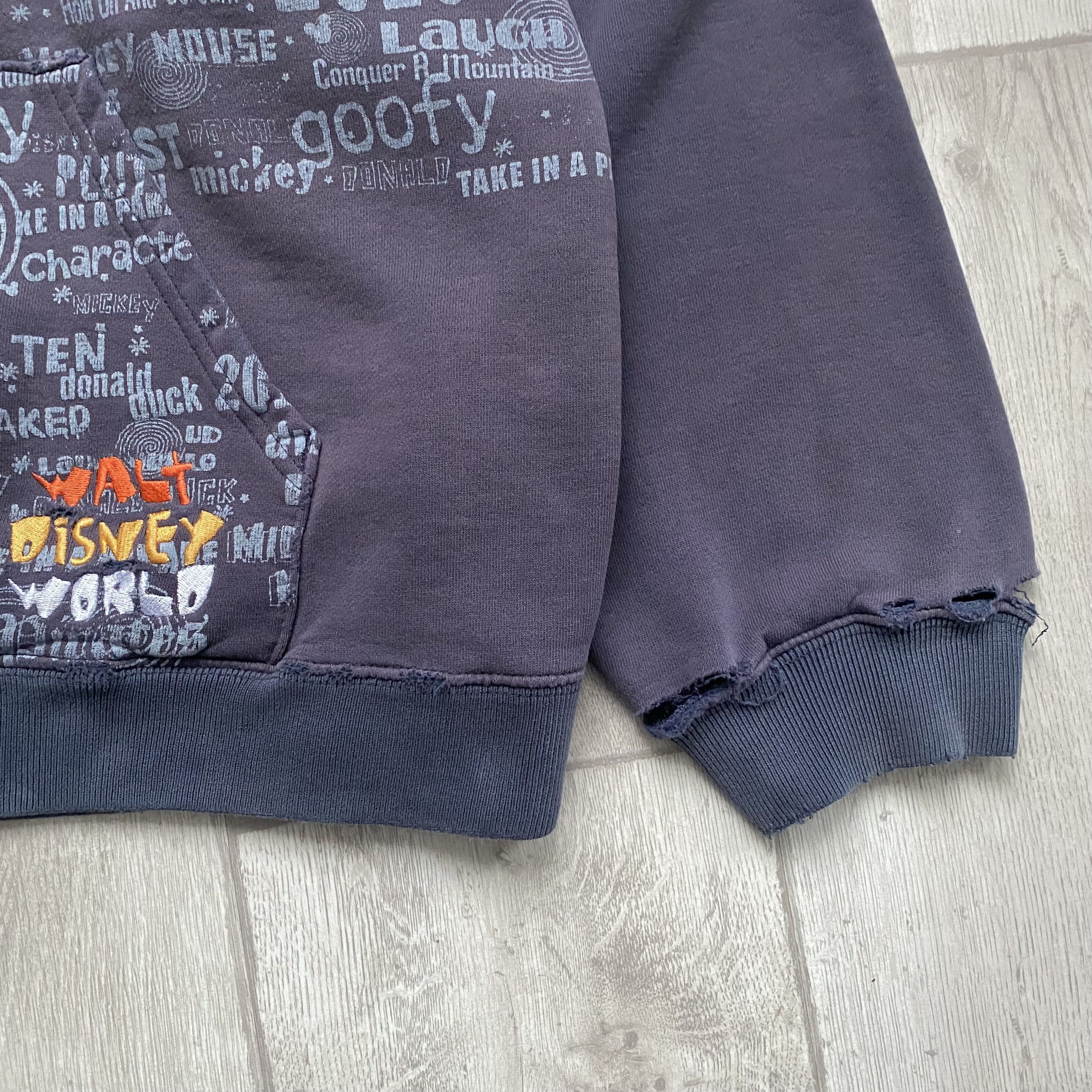 Disney 🦬 Vintage Trashed Mickey Mouse Disney Boxy Hoodie Sun faded Size US XXL / EU 58 / 5 - 4 Thumbnail