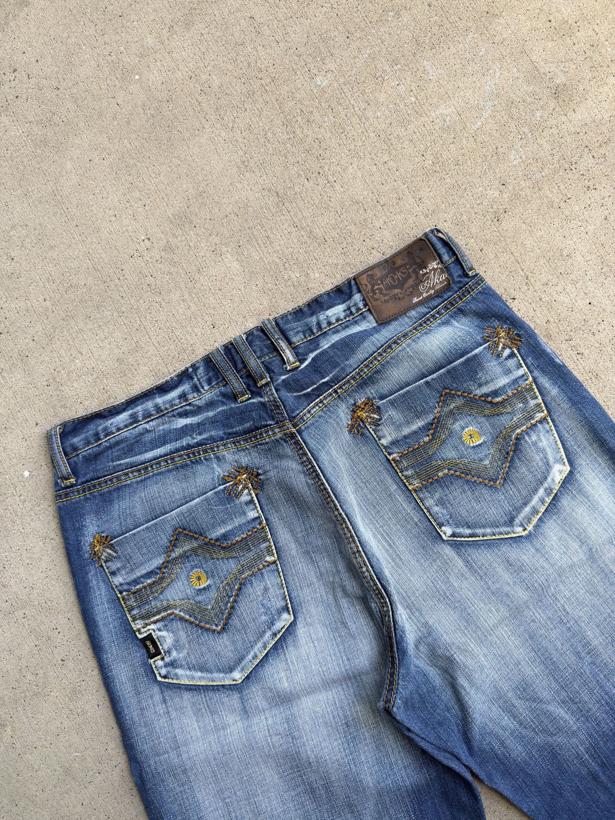 Akademiks Akademiks Y2K faded flare jeans with embroidered details Size US 36 / EU 52 - 2 Thumbnail