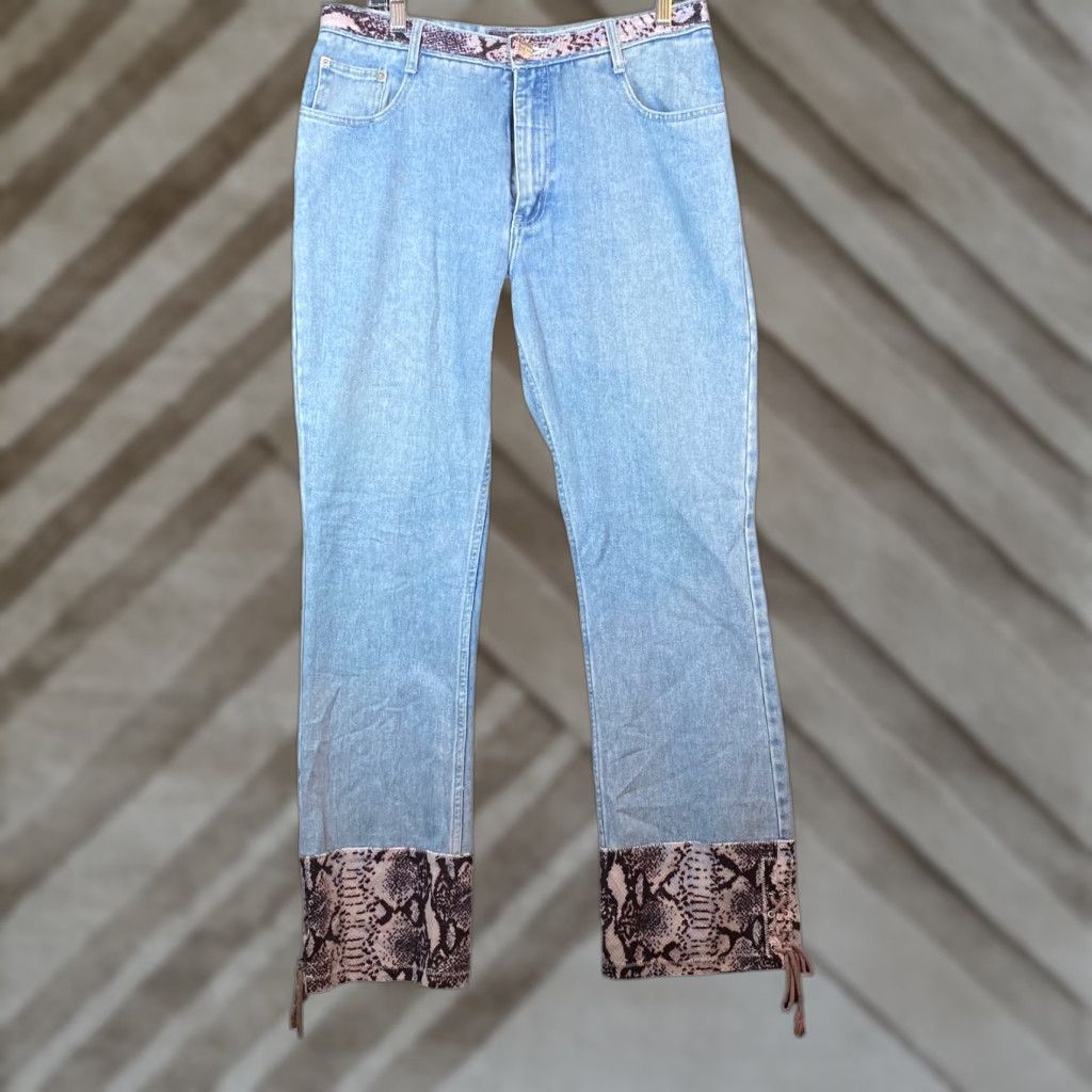 Vintage VINTAGE Vasco Womens Jeans Blue Denim Snake Print Straight Leg 15/16 Jeans Womens 33" Waist High Rise 5-Pocket Denim 100% Cotton Casual Vintage Size 36" / US 14 / IT 50 - 1 Thumbnail