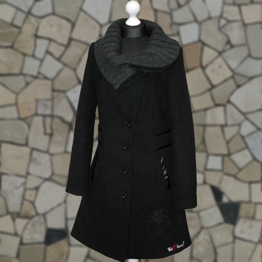 Desigual Desigual Coat Jacket Womens Size 40 Black Wool Blend Button Casual 40 Desigual Coat Womens Size 40 Black Wool Blend Button Casual 40 Size S / US 4 / IT 40 - 1 Thumbnail