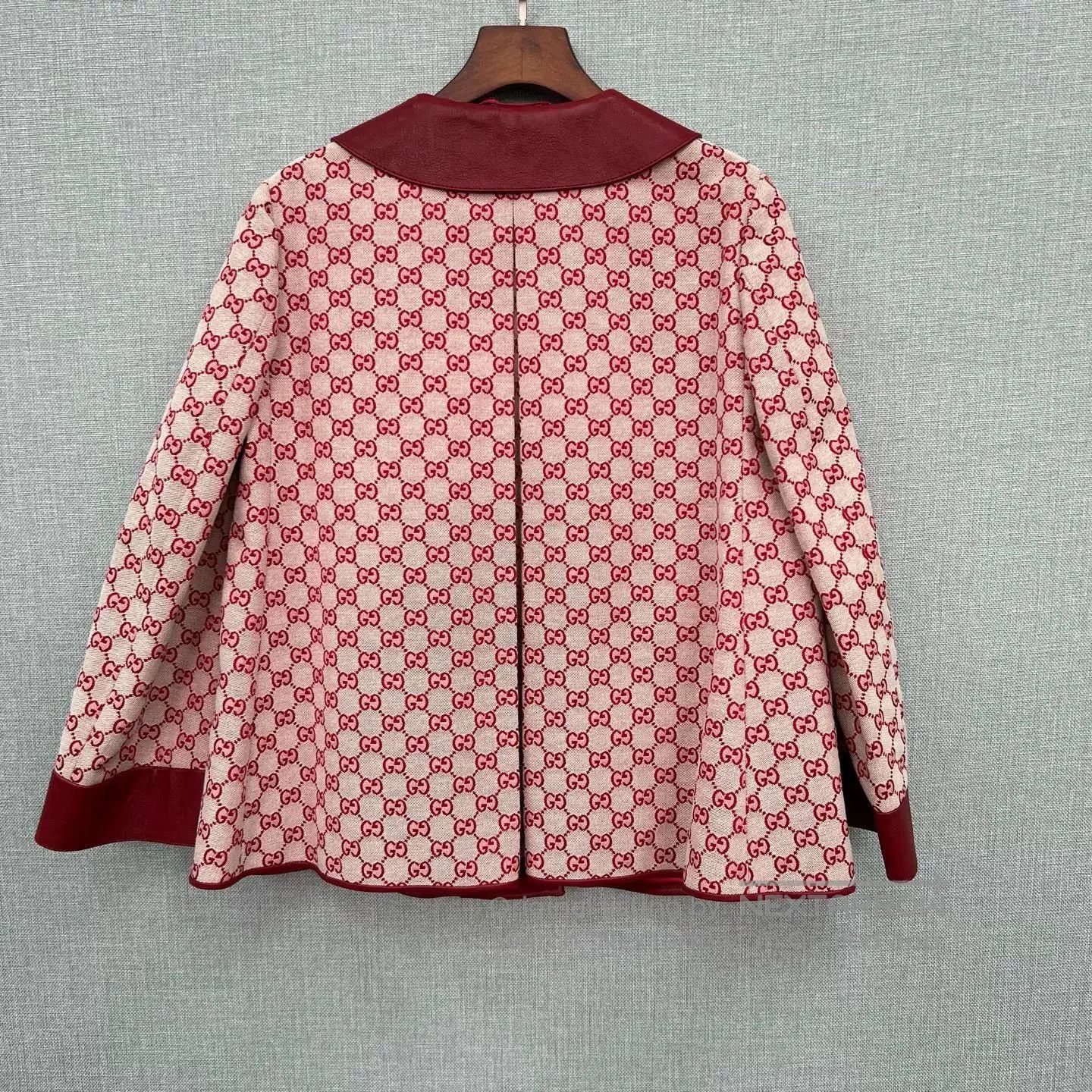 Gucci Gucci Red Logo Women's Jacket. Size S / US 4 / IT 40 - 2 Thumbnail