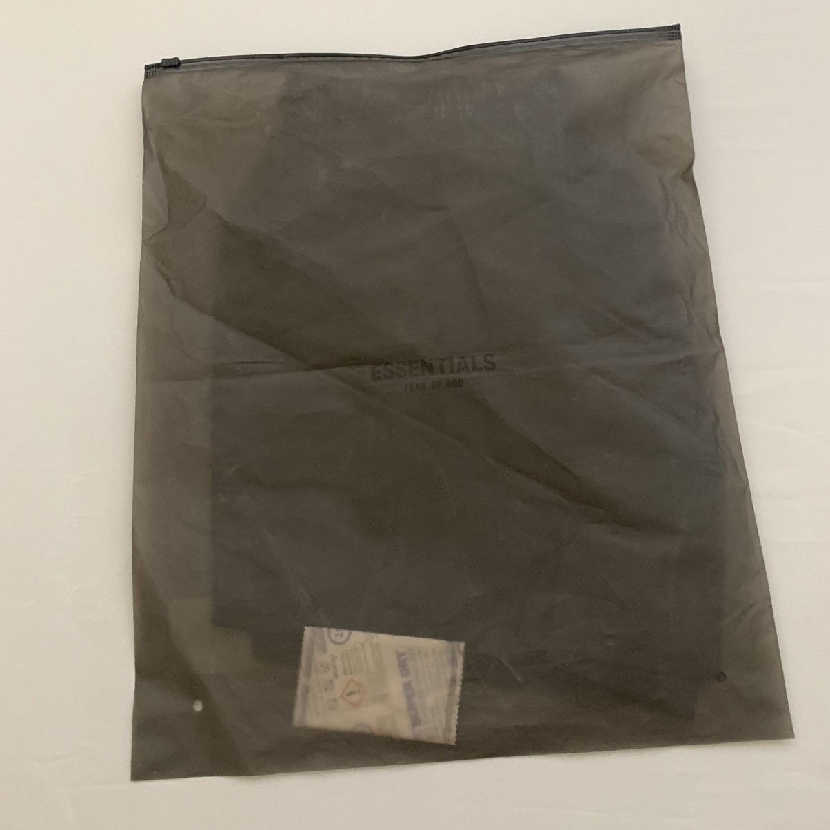 Fear of God Fear of God Essentials Running short Medium Size US 32 / EU 48 - 4 Thumbnail