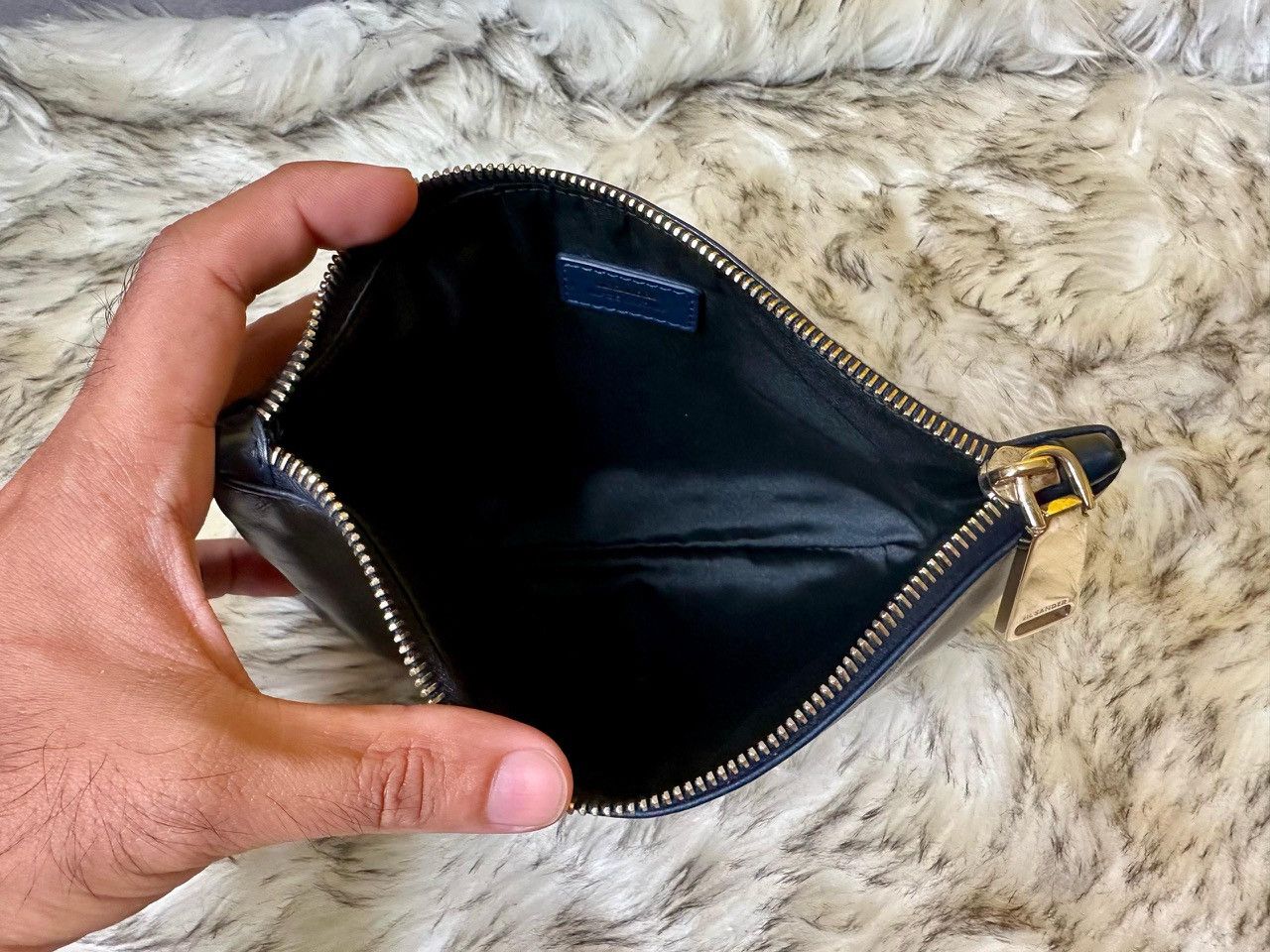 Jil Sander Authentic Jil Sander Navy Blue Leather Clutch Bag Size ONE SIZE - 3 Thumbnail