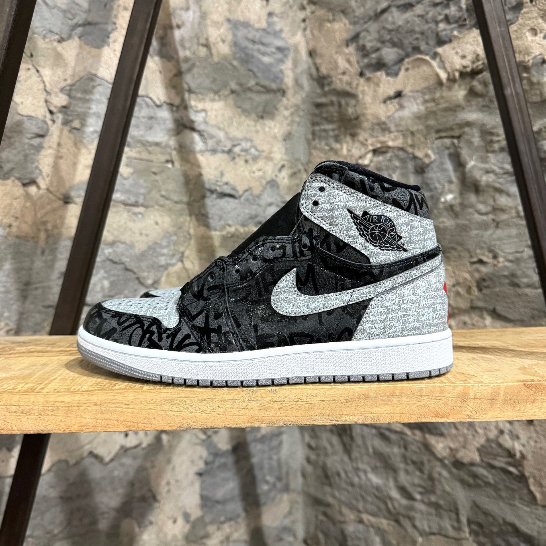 Nike Nike Air Jordan 1 Retro Rebellionnaiore High Black Sneakers Size US 9.5 / EU 42-43 - 5 Thumbnail