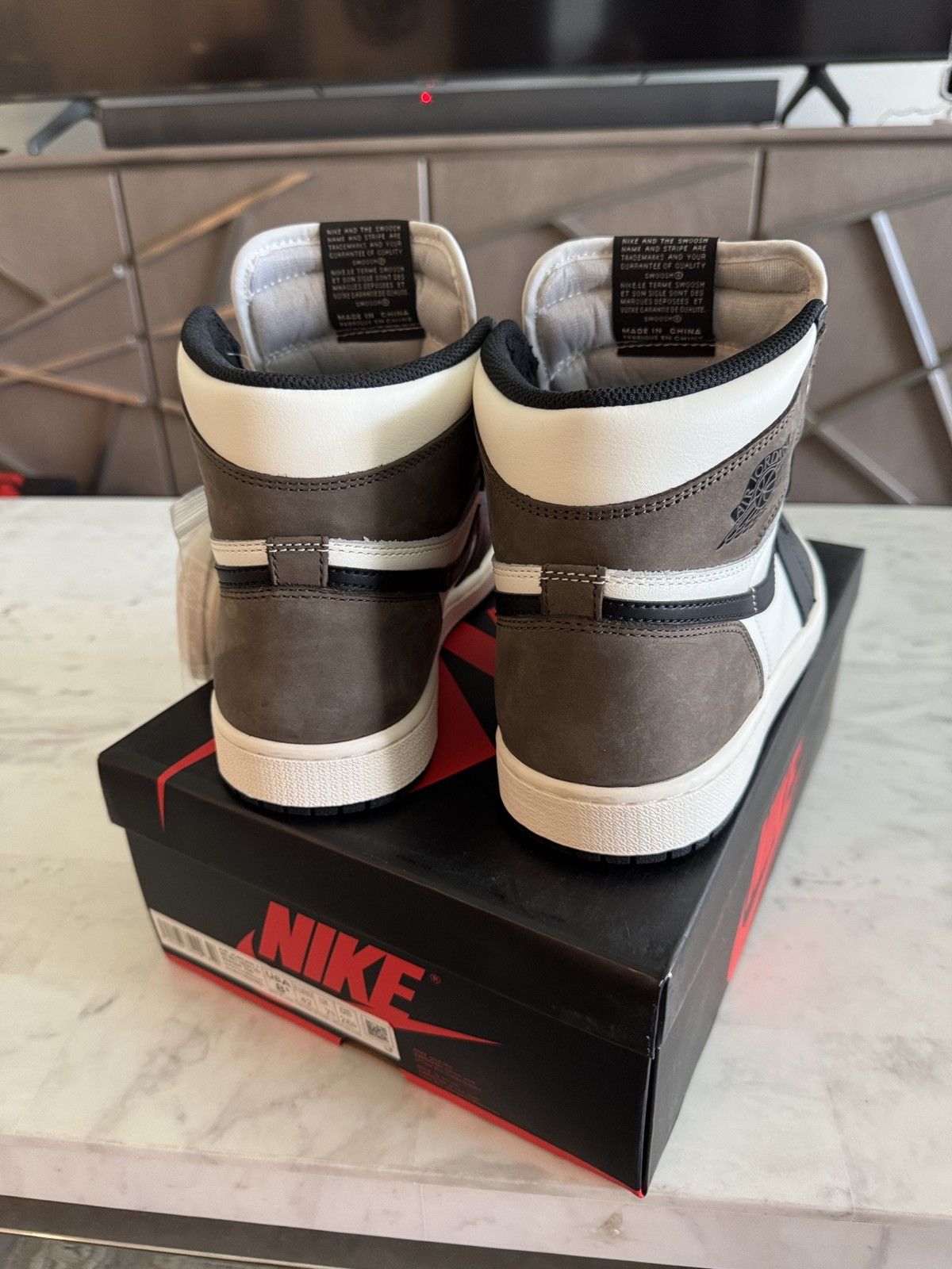 Jordan Brand Air Jordan 1 Retro “ Dark Mocha “ Size US 8.5 / EU 41-42 - 2 Thumbnail