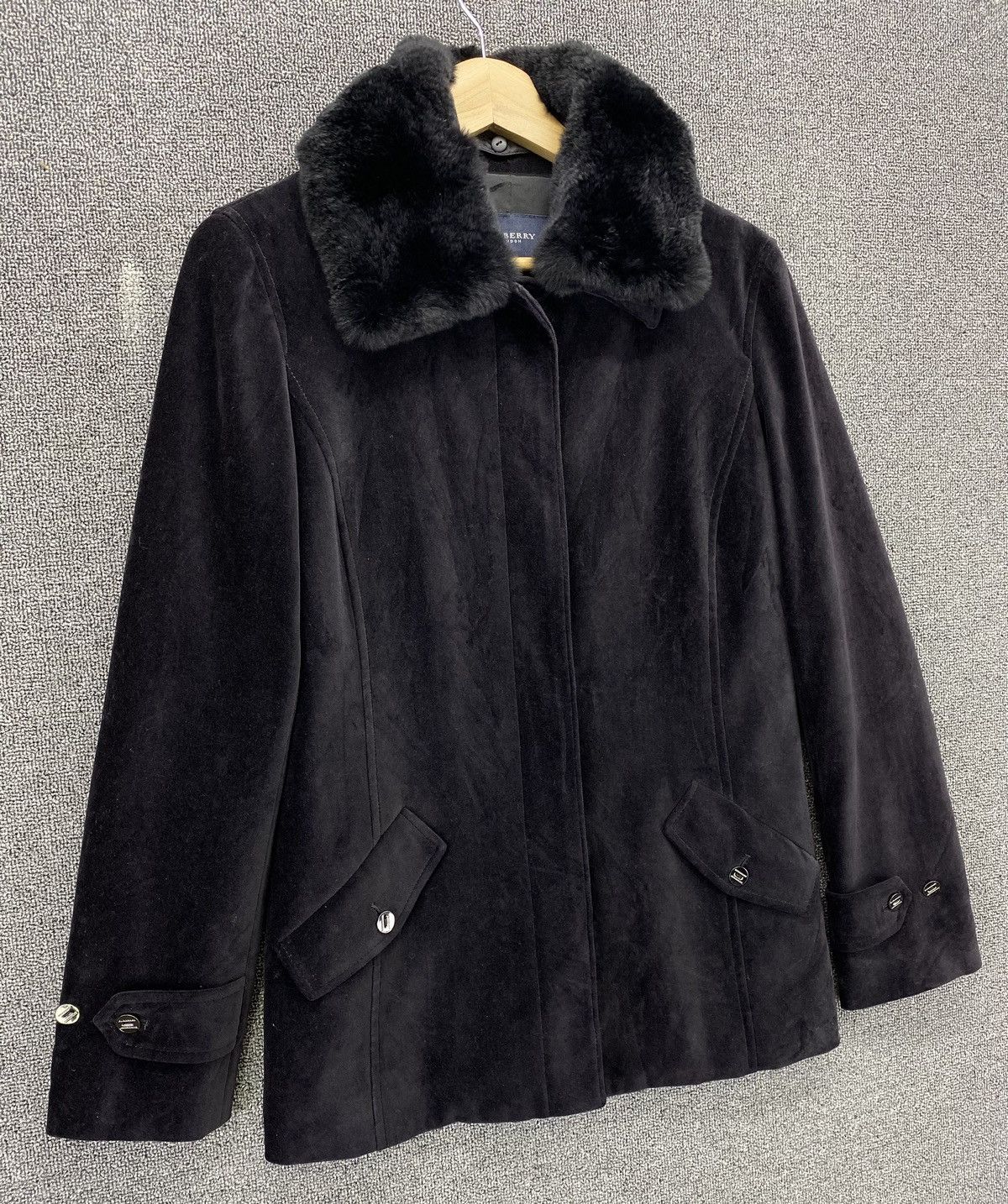 Burberry Vintage Burberry London Faux Fur Hooded Velvet Jacket Size XS / US 0-2 / IT 36-38 - 13 Thumbnail