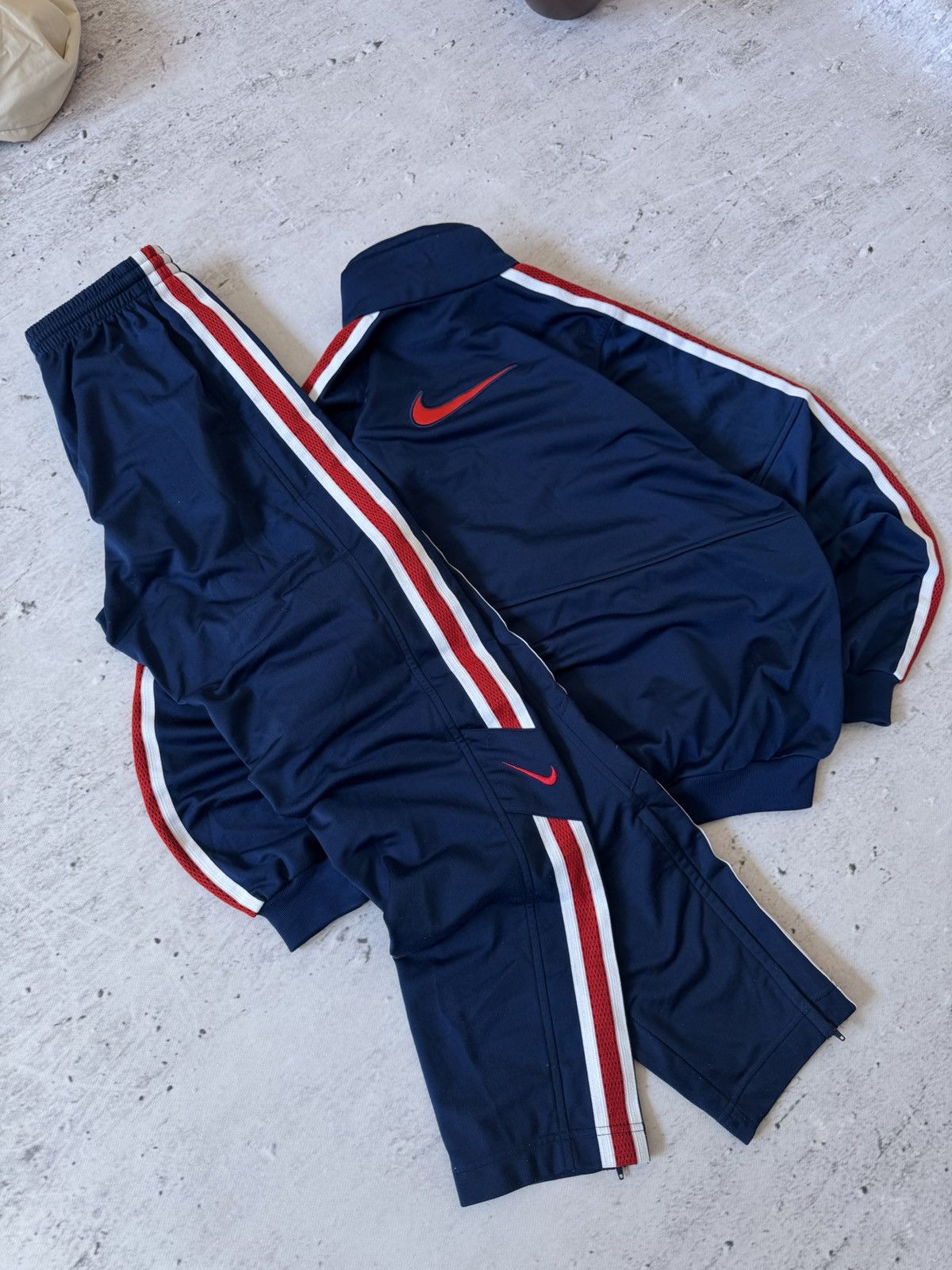 Nike × Vintage NIKE VINTAGE BASIC LOGO OVERSIZE BAGGY TRACK SUIT FIT Size US S / EU 44-46 / 1 - 2 Thumbnail