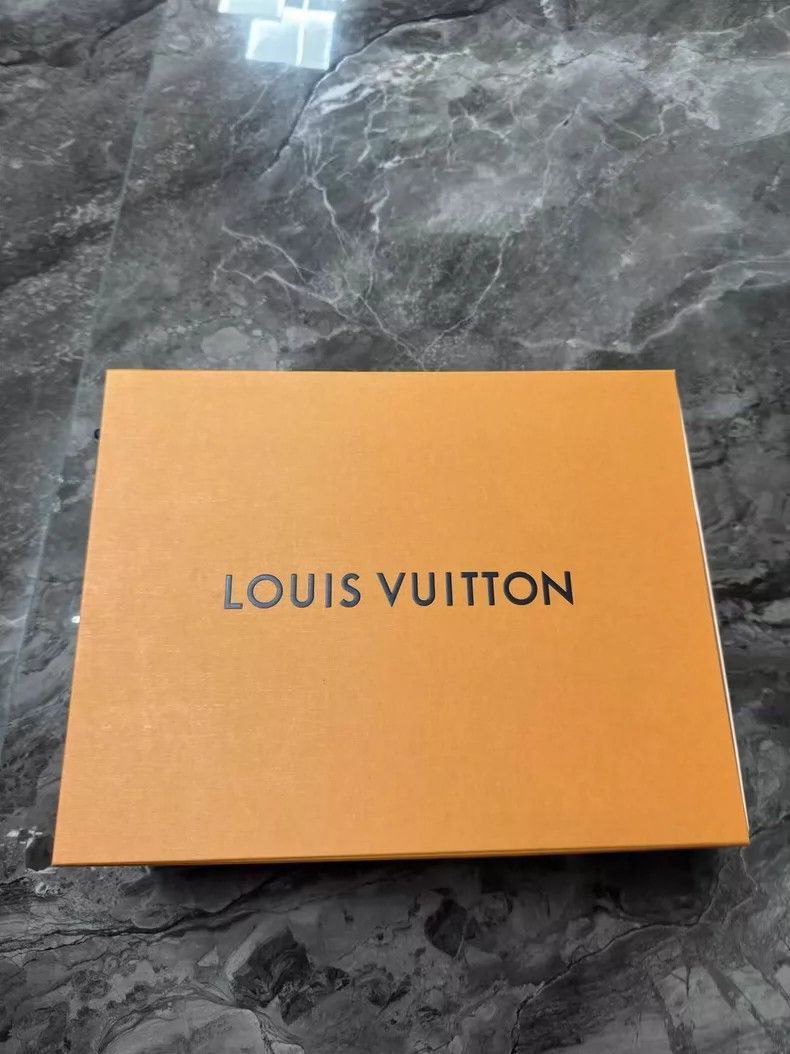 Louis Vuitton Louis Vuitton Blue runaway presbyopic sneakers Size US 5 / IT 35 - 6 Thumbnail
