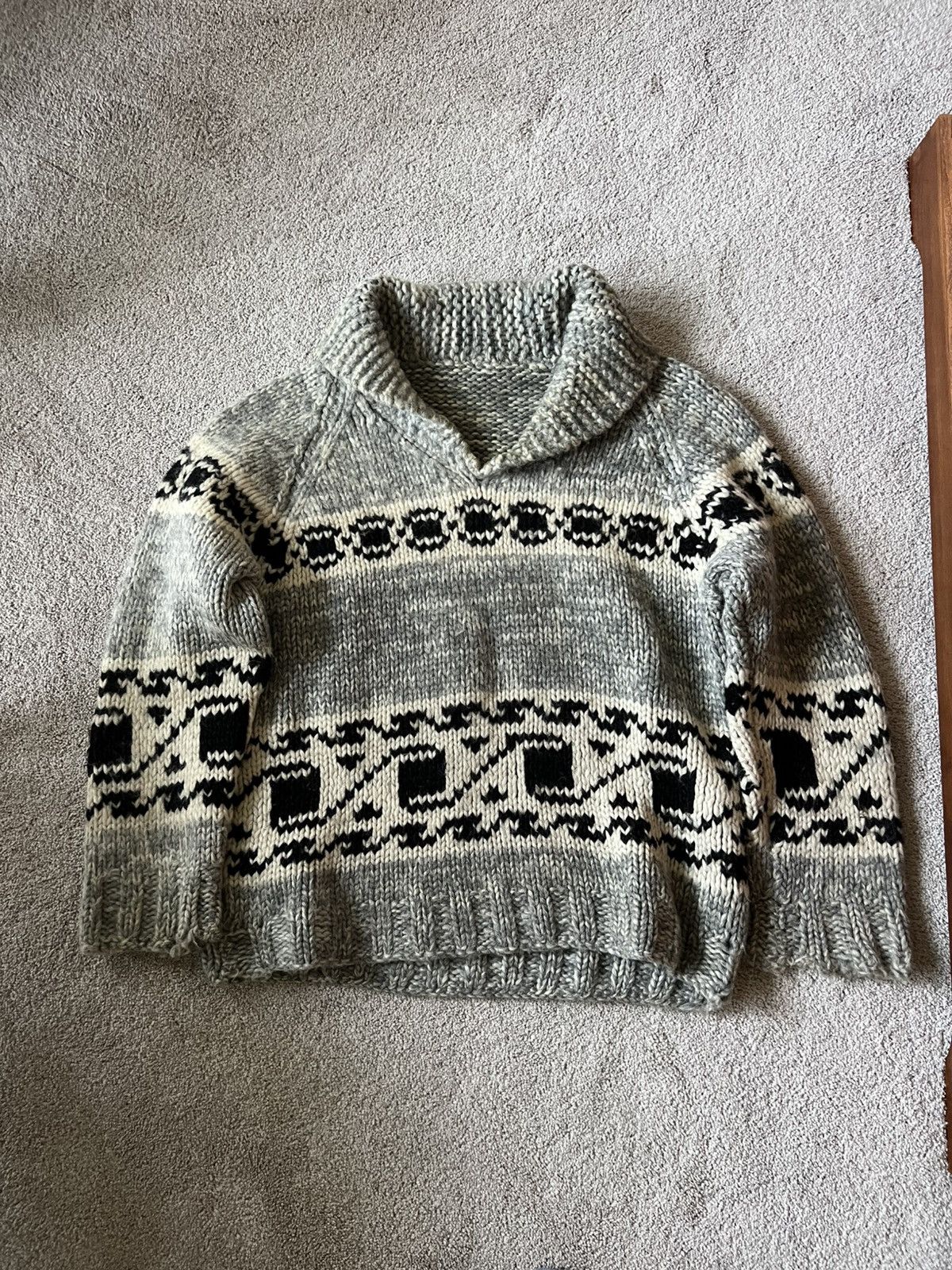 Handmade × Vintage Vintage 60s Cowichan Sweater Style Pull Over Fits Small Size US S / EU 44-46 / 1 - 1 Thumbnail