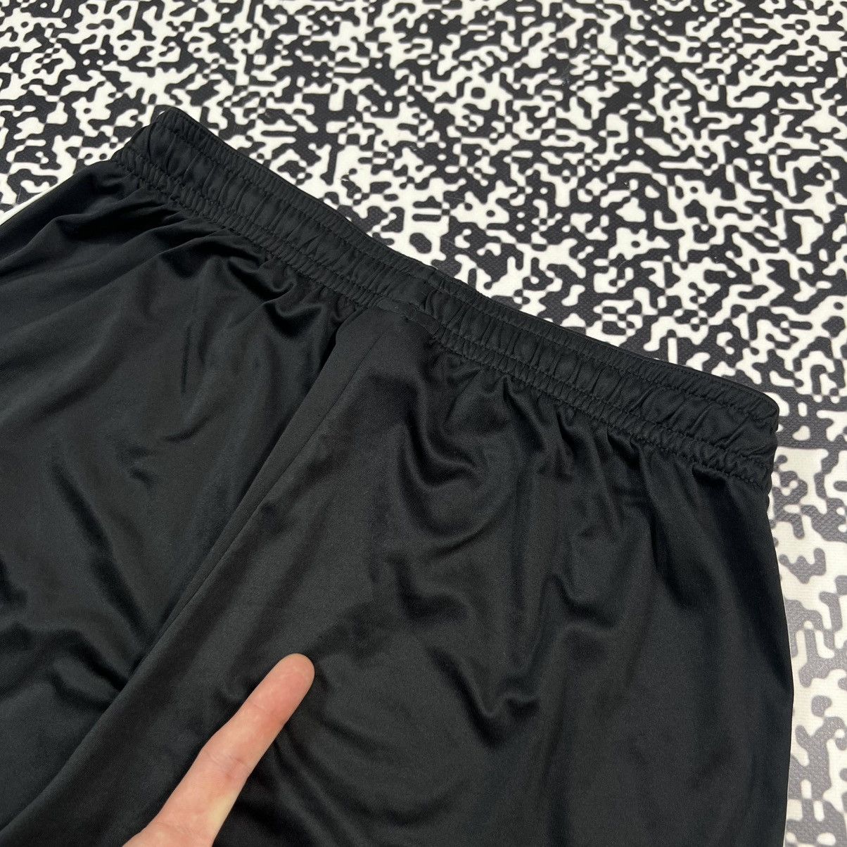 Adidas Vintage Y2K Adidas Striped Retro Sport Style Casual Shorts Size US 36 / EU 52 - 12 Thumbnail