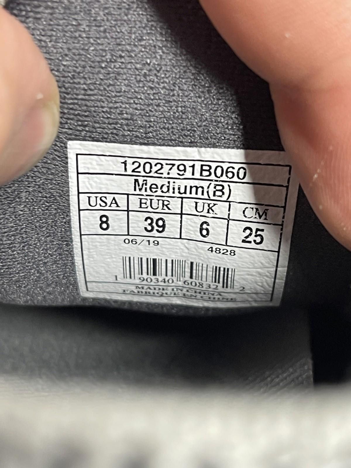 Brooks Brooks Levitate 2 Running Sneakers Womens Size 8 Grey Pink Size US 8 / IT 38 - 10 Thumbnail