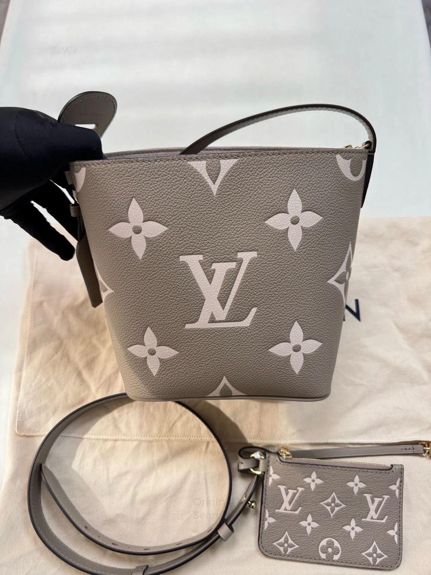 Louis Vuitton Louis Vuitton All In BB Gray. Size ONE SIZE - 1 Thumbnail
