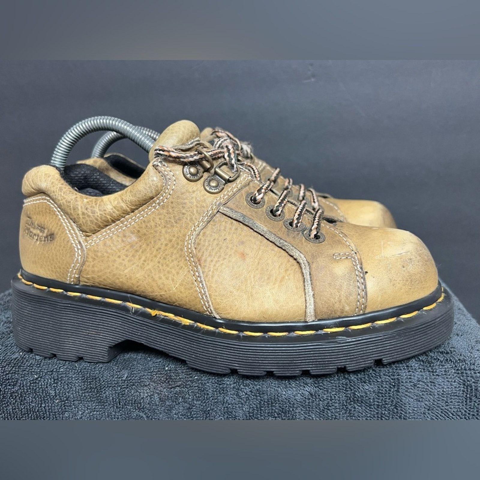 Dr. Martens VTG Dr Martens Shoes Womens 8 UK 6 England Oxford Chunky Lug Size US 8 / IT 38 - 4 Thumbnail