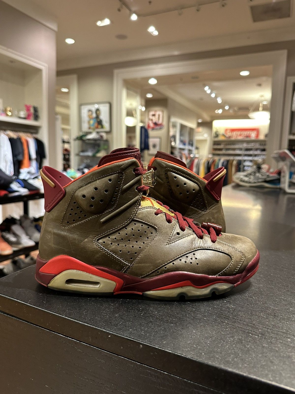 Jordan Brand Air Jordan 6 cigar Size US 8.5 / EU 41-42 - 2 Thumbnail