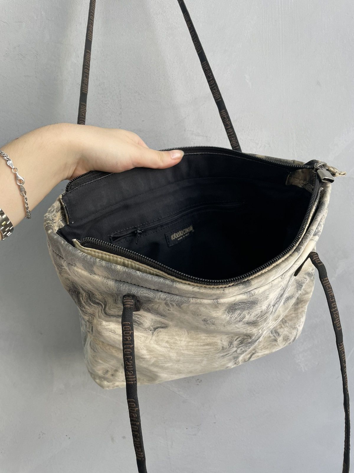 Roberto Cavalli Rare Roberto Cavalli crazy abstract print y2k hand bag Size ONE SIZE - 8 Thumbnail