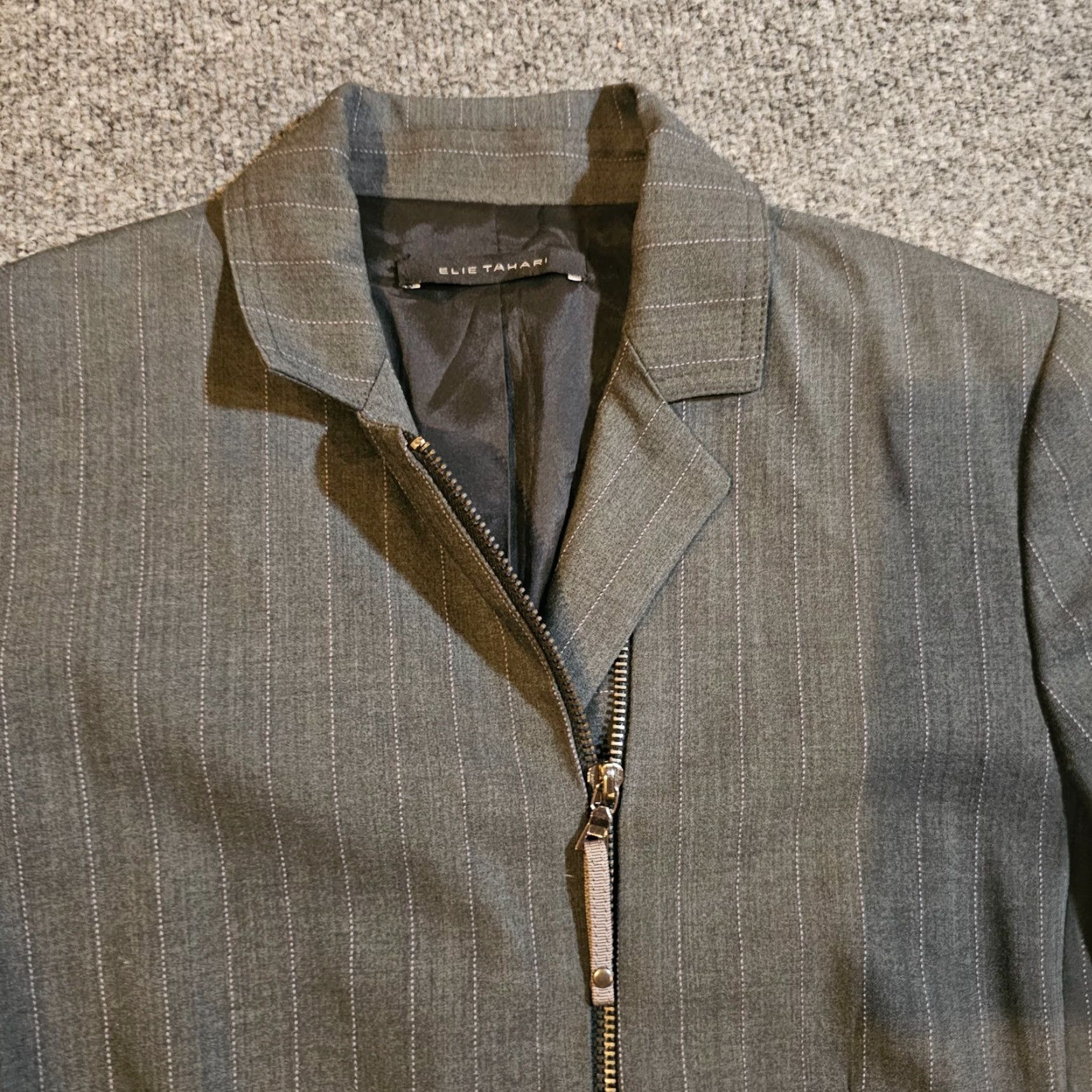 Elie Tahari VINTAGE Elie Tahari Blazer Jacket Womens 6 Gray Wool Full Zip Pinstripe Career Size M / US 6-8 / IT 42-44 - 2 Thumbnail
