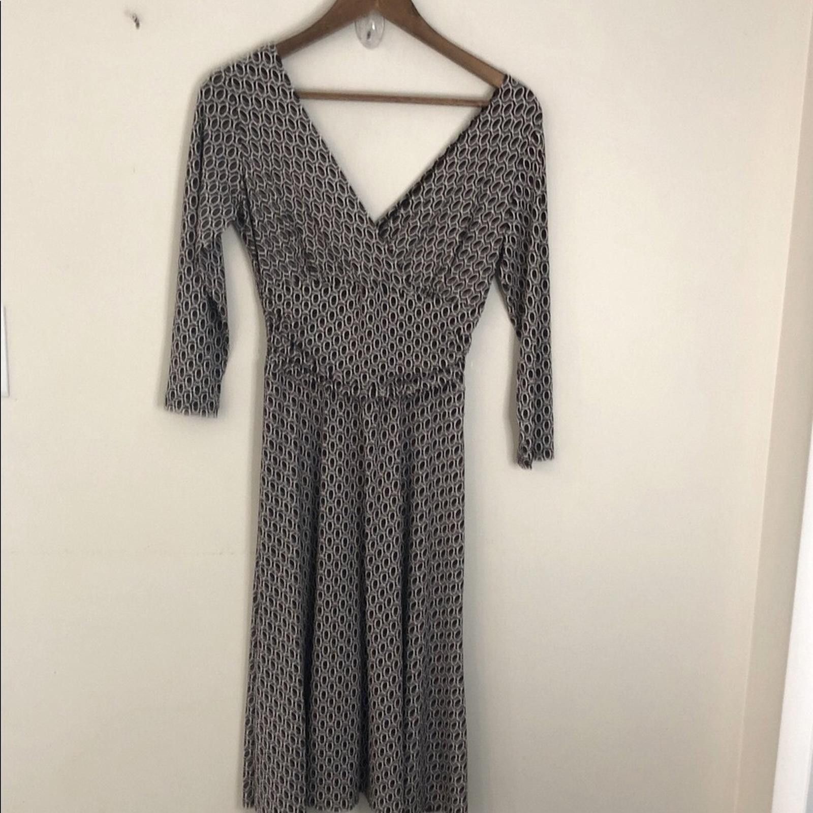 Other Maggy London Chocolate & Ivory Midi dress Dress deep V SZ 8 Size M / US 6-8 / IT 42-44 - 1 Thumbnail