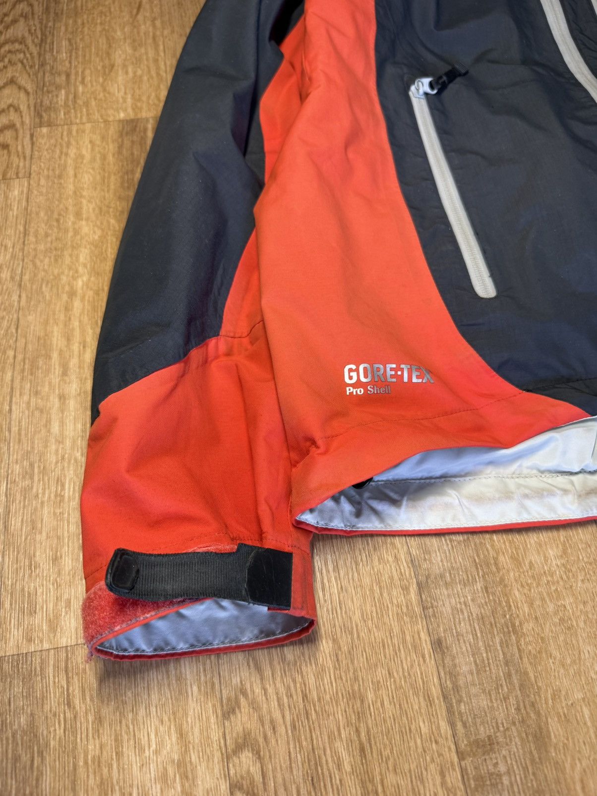 Berghaus Berghaus Gore-Tex Pro Jacket S Size Men Orange-black Outdoor Size US S / EU 44-46 / 1 - 6 Thumbnail