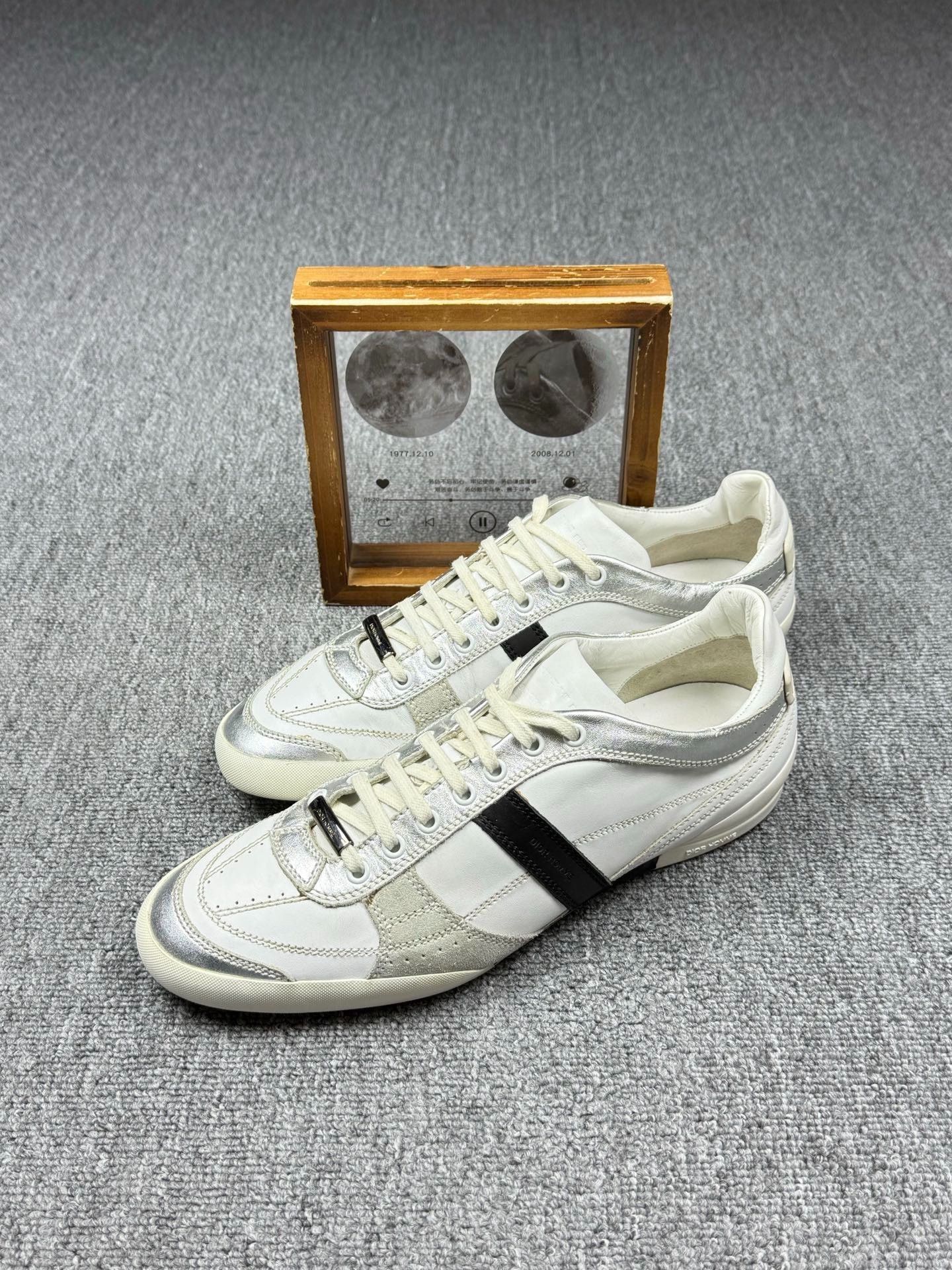 Dior Dior White Lowtop Sneakers 9 Men Size US 9 / EU 42 - 1 Thumbnail