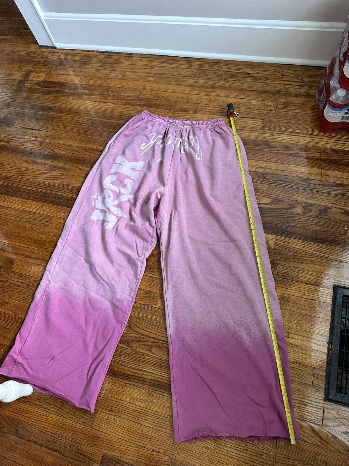 Travis Scott Cactus jack x Playboy sweatpants Size US 34 / EU 50 - 2 Thumbnail