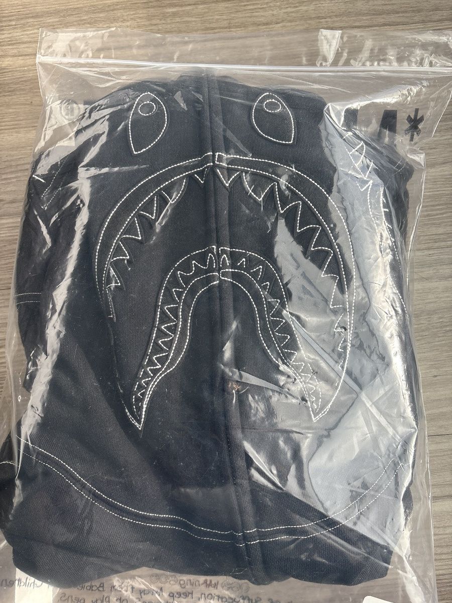 Bape Black Shark Bape hoodie Size US L / EU 52-54 / 3 - 5 Thumbnail