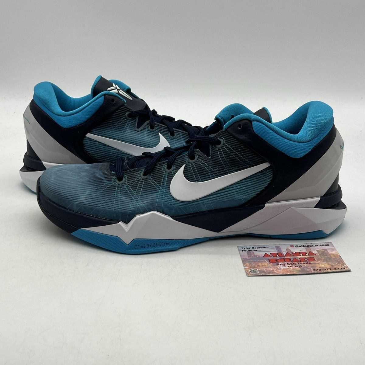 Zoom Kobe 7 system shark Low Top Sneakers