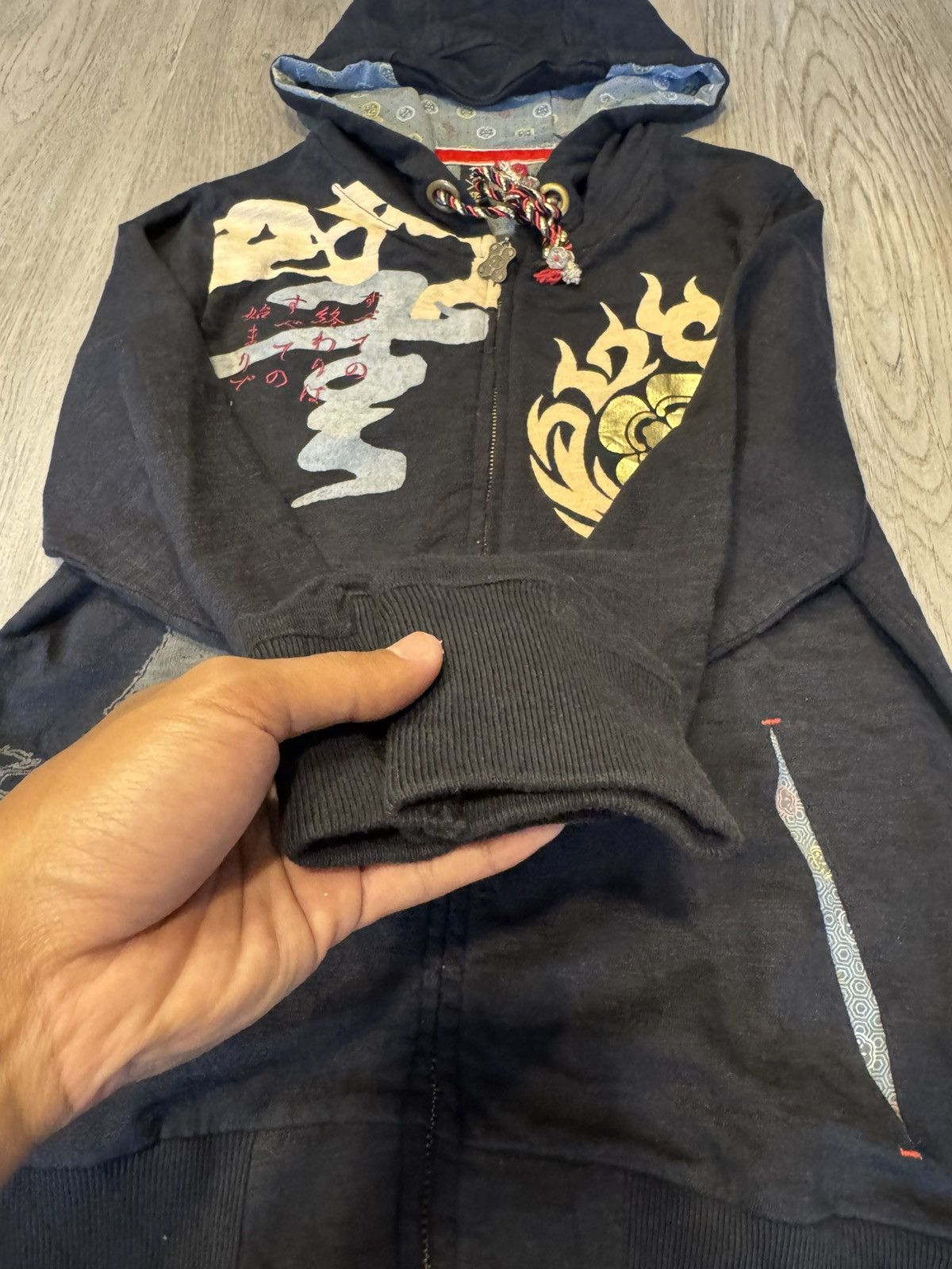 Japanese Brand BLACK ZIP-UP HOODIE FEATURING A CROSS DESIGN JAPANESE STYLE Size US S / EU 44-46 / 1 - 4 Thumbnail