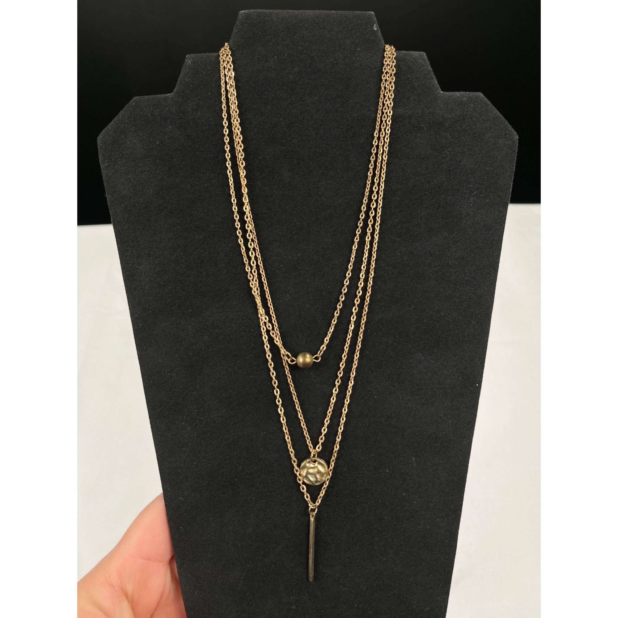 Vintage Layered Gold Tone SKU 7864 Pendant Necklace With Chain and B Size ONE SIZE - 2 Thumbnail