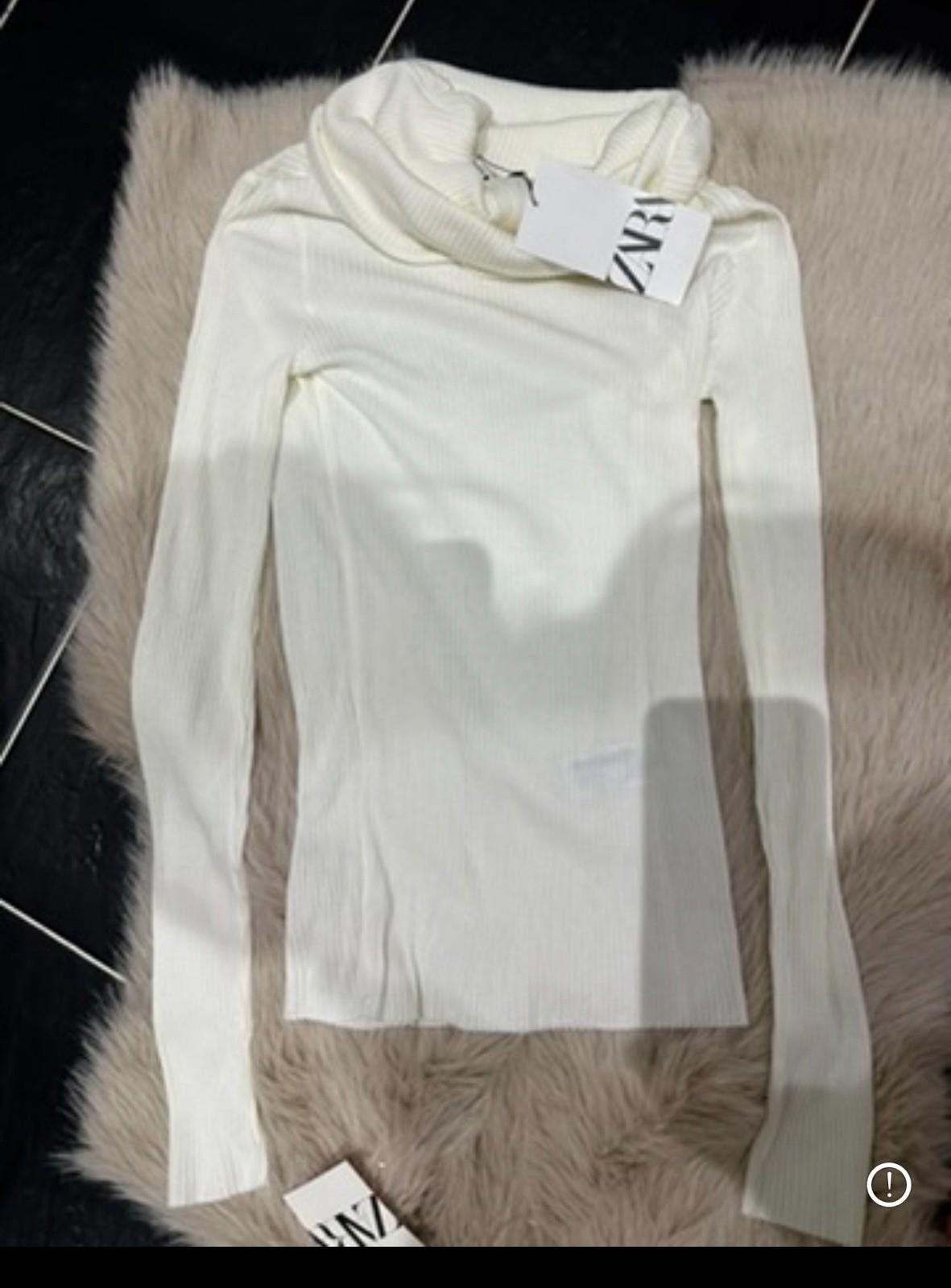 Zara ZARA Cream Jumper - Turtle Neck Lightweight Size L / US 10 / IT 46 - 1 Thumbnail