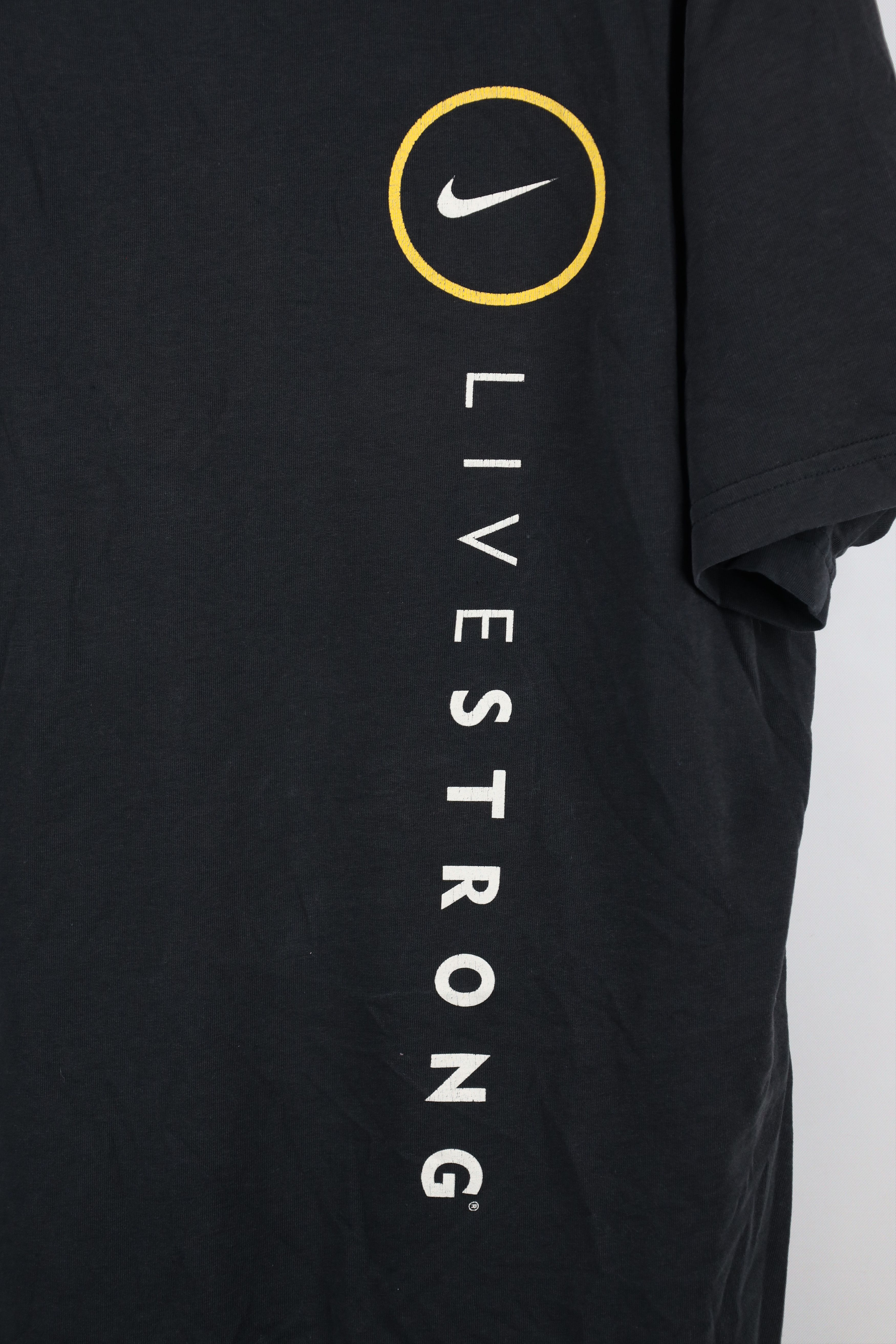 Nike × Vintage Vintage Nike Livestrong Lance Armstrong T-Shirt Black Size US L / EU 52-54 / 3 - 4 Thumbnail