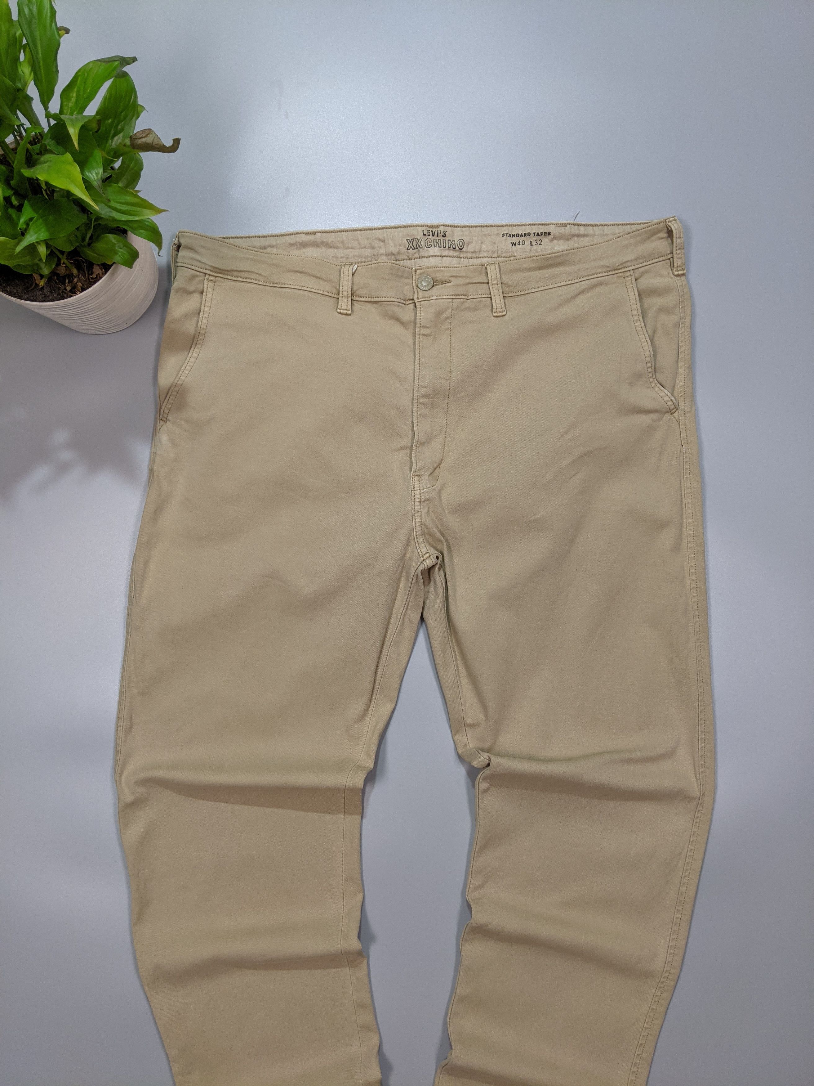 Levi's Vintage Levis Chinos Beige Pants W40 L32 | Tapered Fit Size US 40 / EU 56 - 3 Thumbnail