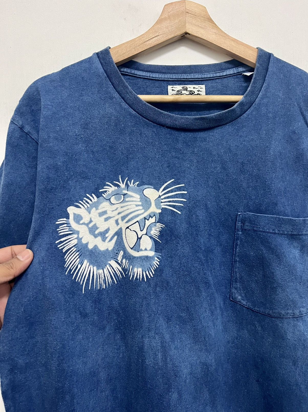 Japanese Brand × Okura × Vintage Vintage Okura Tiger Single Pocket Tee Size US L / EU 52-54 / 3 - 6 Thumbnail