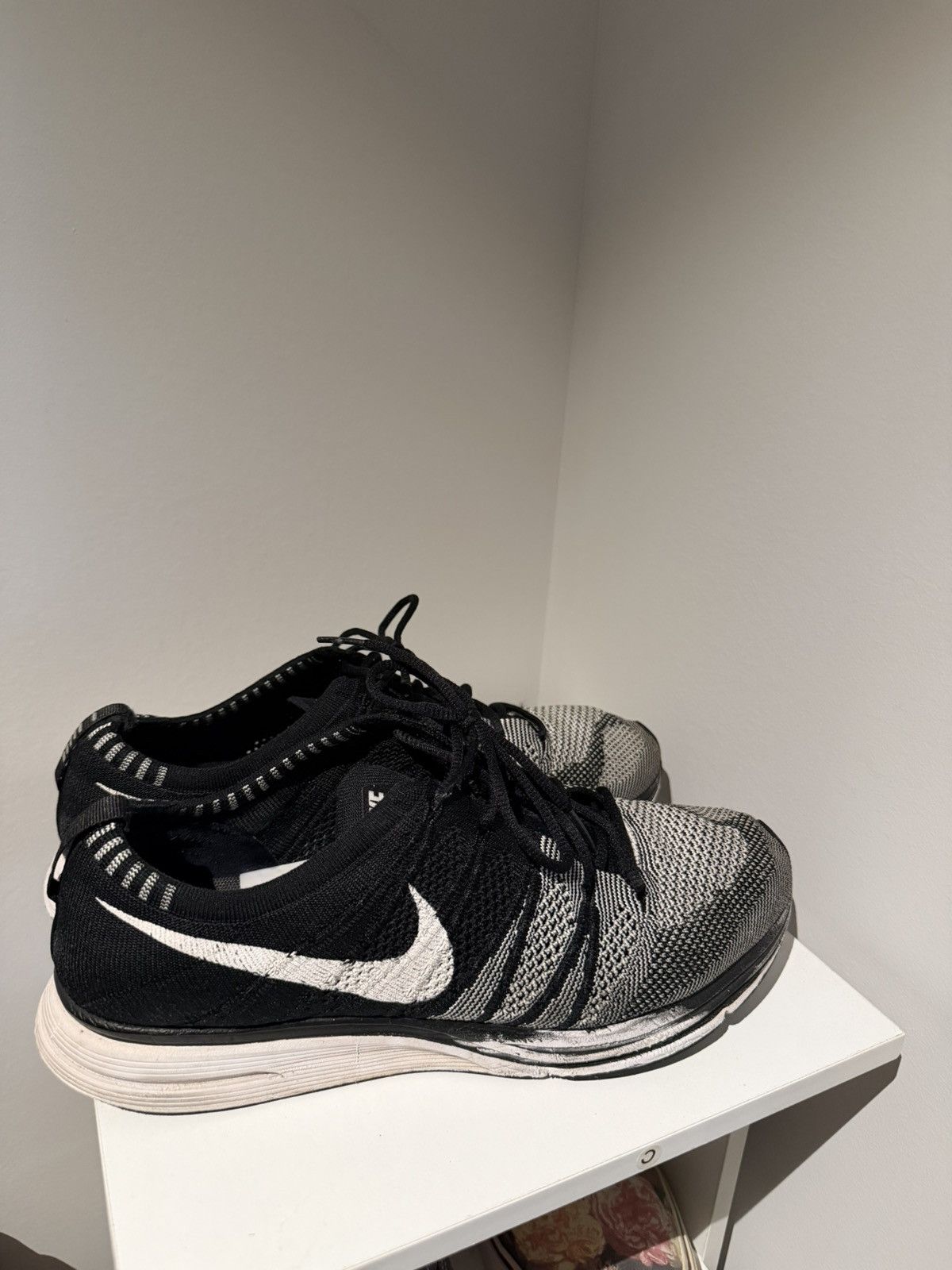Nike Nike flyknit trainer oreo sz 9 Size US 9 / EU 42 - 1 Thumbnail