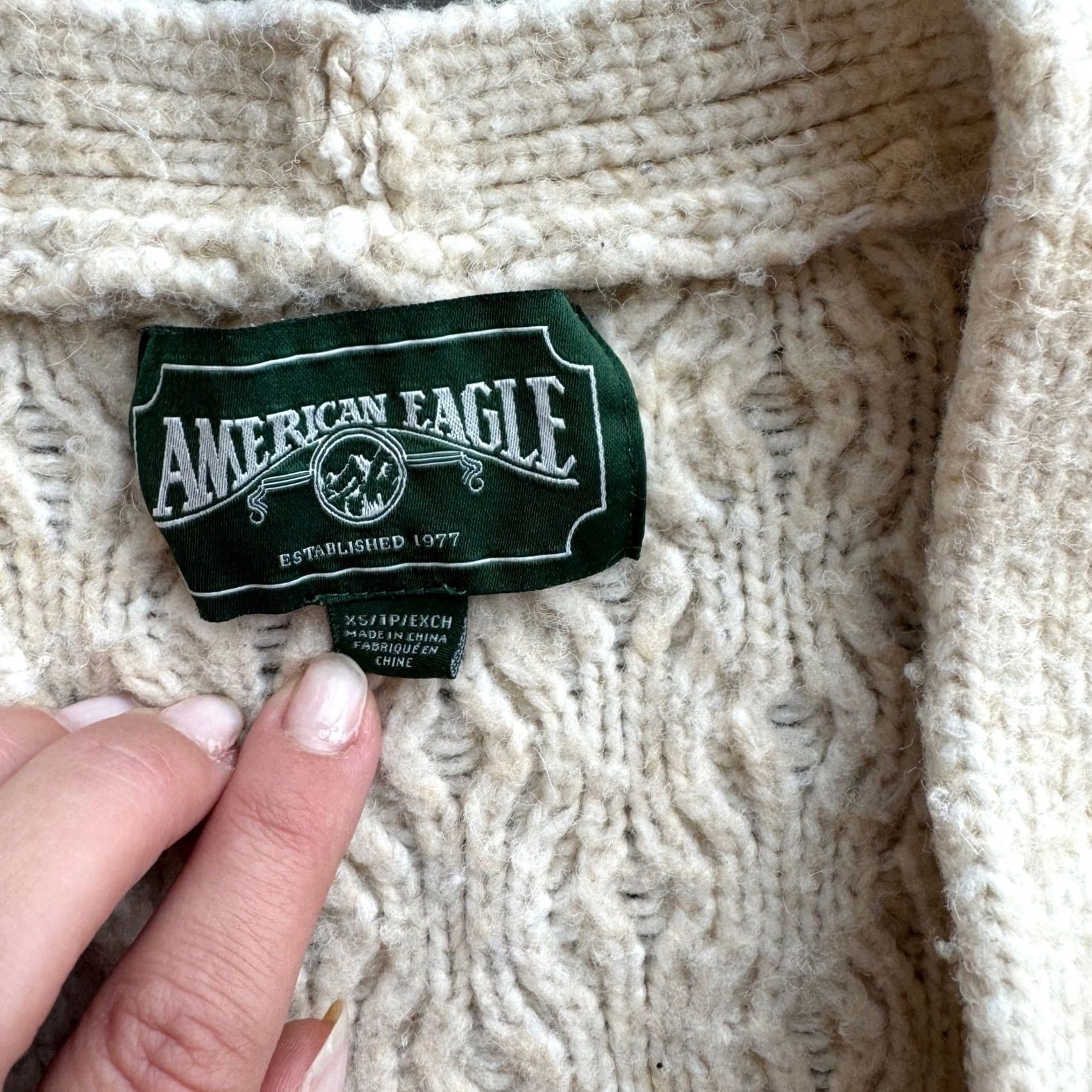 American Eagle Outfitters VINTAGE American Eagle Outfitters Cable Knit Cardigan Beige Women XS Sweater Knit Long Sleeve V-Neck Casual All Seasons Size XS Size XS / US 0-2 / IT 36-38 - 3 Thumbnail