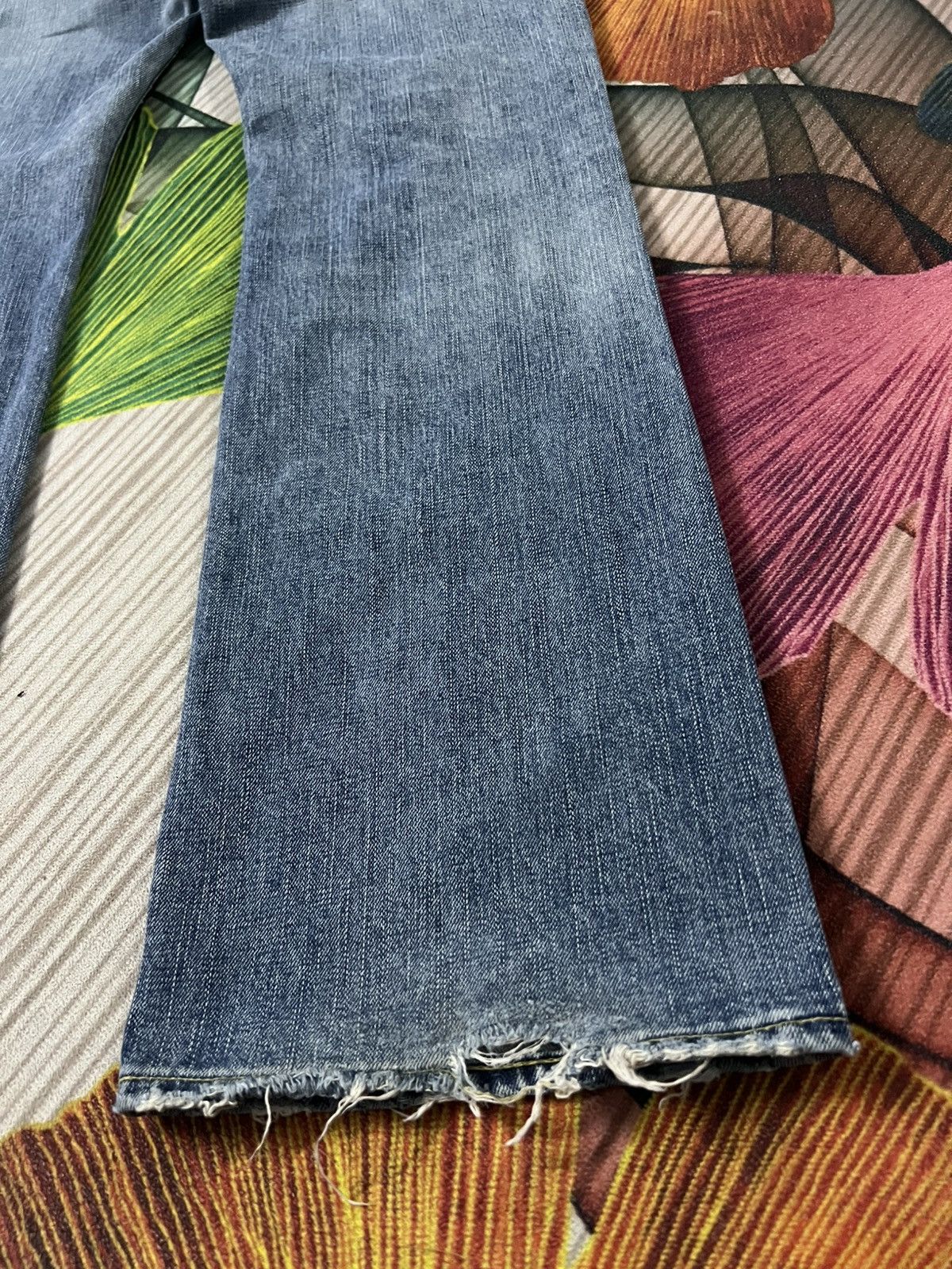 Japanese Brand 💥Flare💥Vintage Uniqlo B-002 light Wash Jean Size US 34 / EU 50 - 14 Thumbnail
