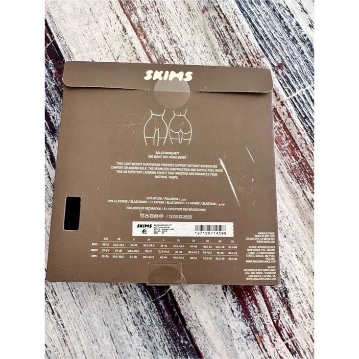 SKIMS NWT SKIMS Seamless Sculpt Mid Thigh Shorts in Onyx size 2X Size 34" / US 12 / IT 48 - 4 Thumbnail