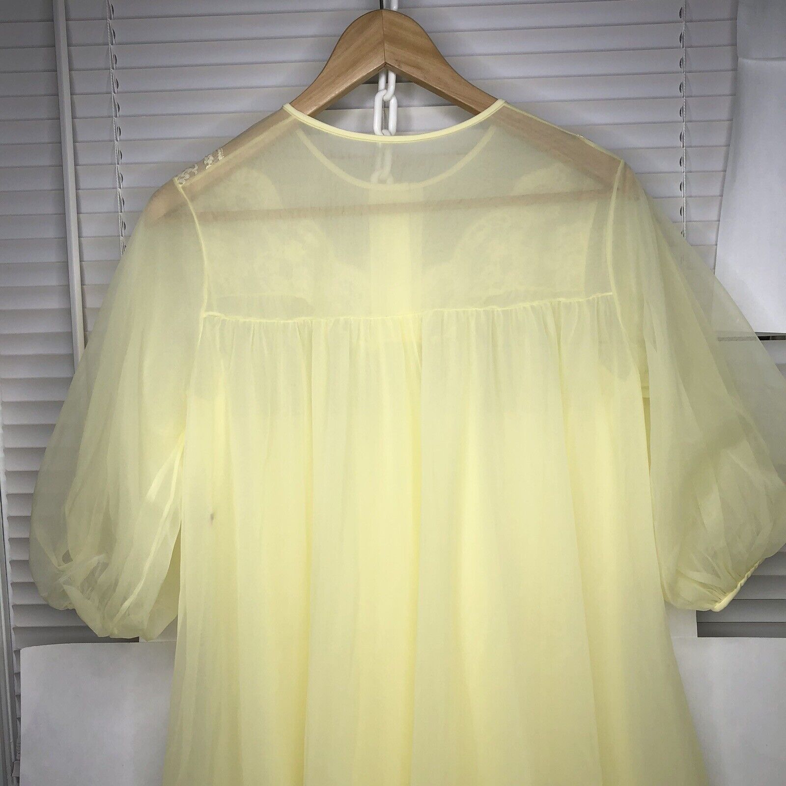 Other VTG SHADOWLINE Nylon Night Gown Peignoi Size S Yellow Sheer Size S / US 4 / IT 40 - 11 Thumbnail