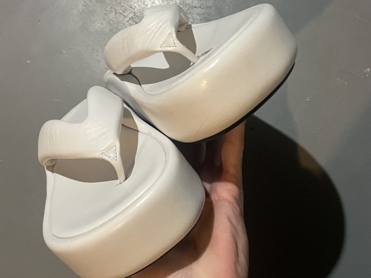 Balenciaga Balenciaga Platform Mold Thong-Strap Sandals White Leather Size US 11 / EU 44 - 3 Thumbnail
